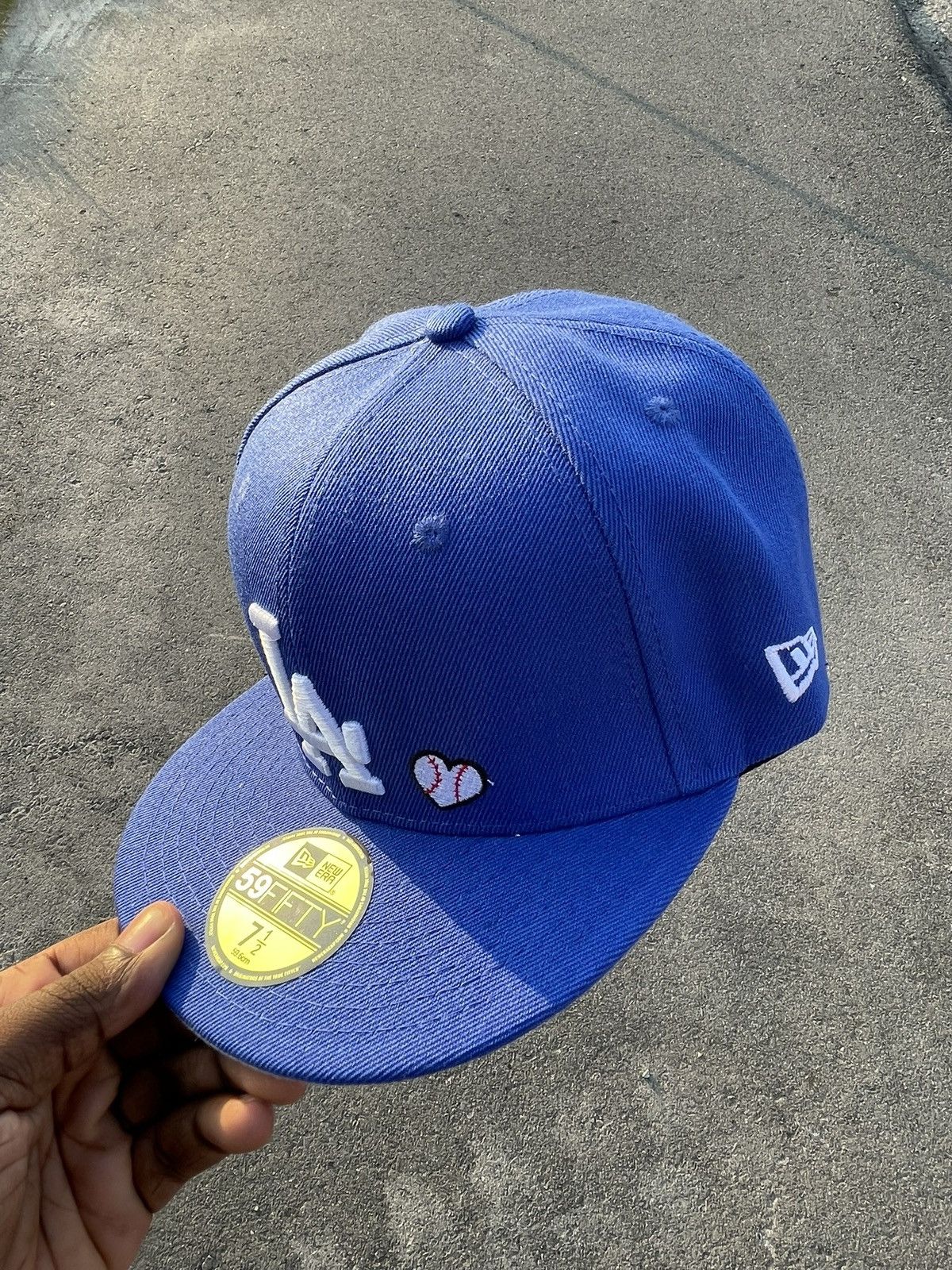 New Era 59FIFTY BLUE LOS ANGELES DODGERS FITTED HAT Size 38 - 1 Thumbnail