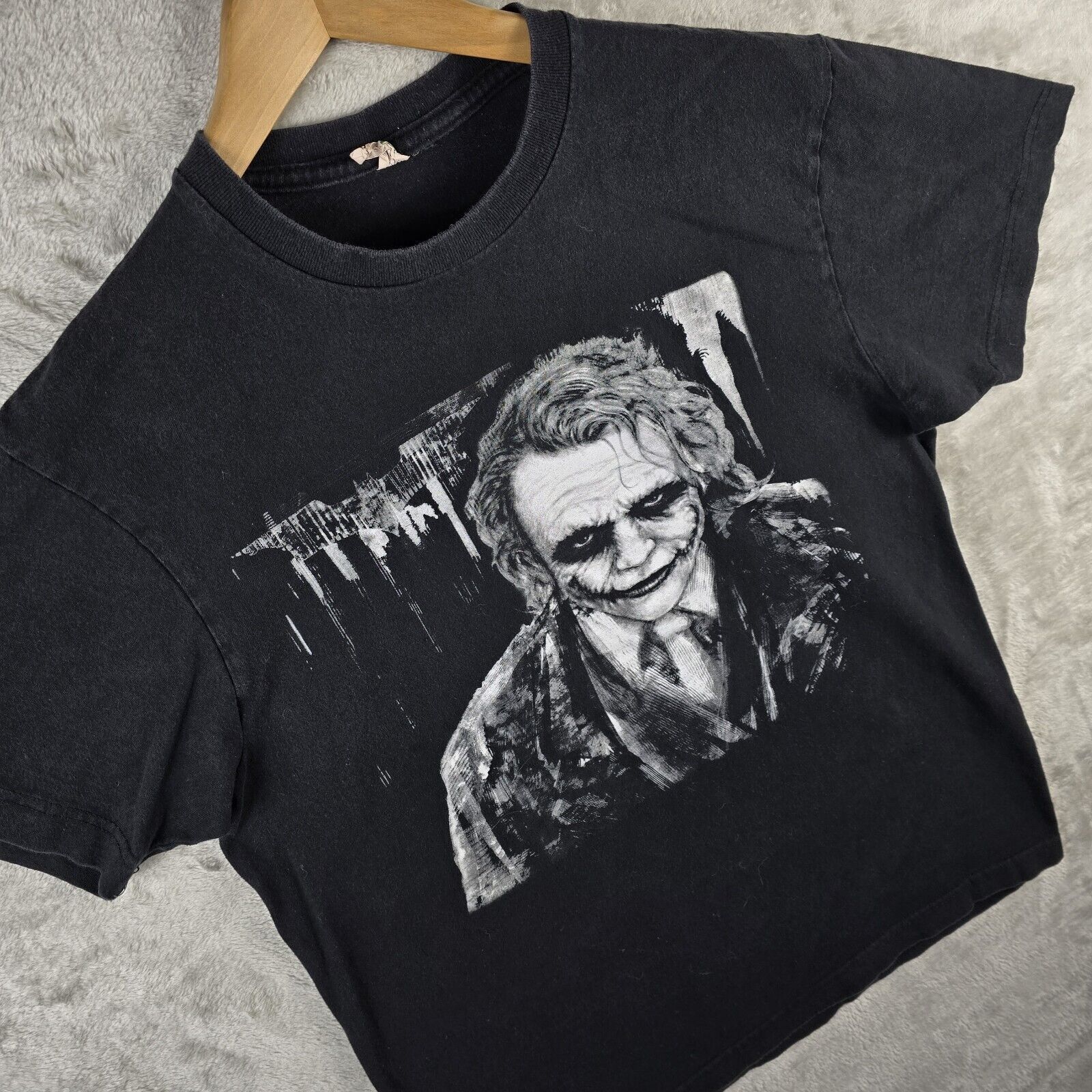 Other Vintage Joker Shirt Medium Batman Dark Knight Heath Ledger Size US M / EU 48-50 / 2 - 6 Thumbnail