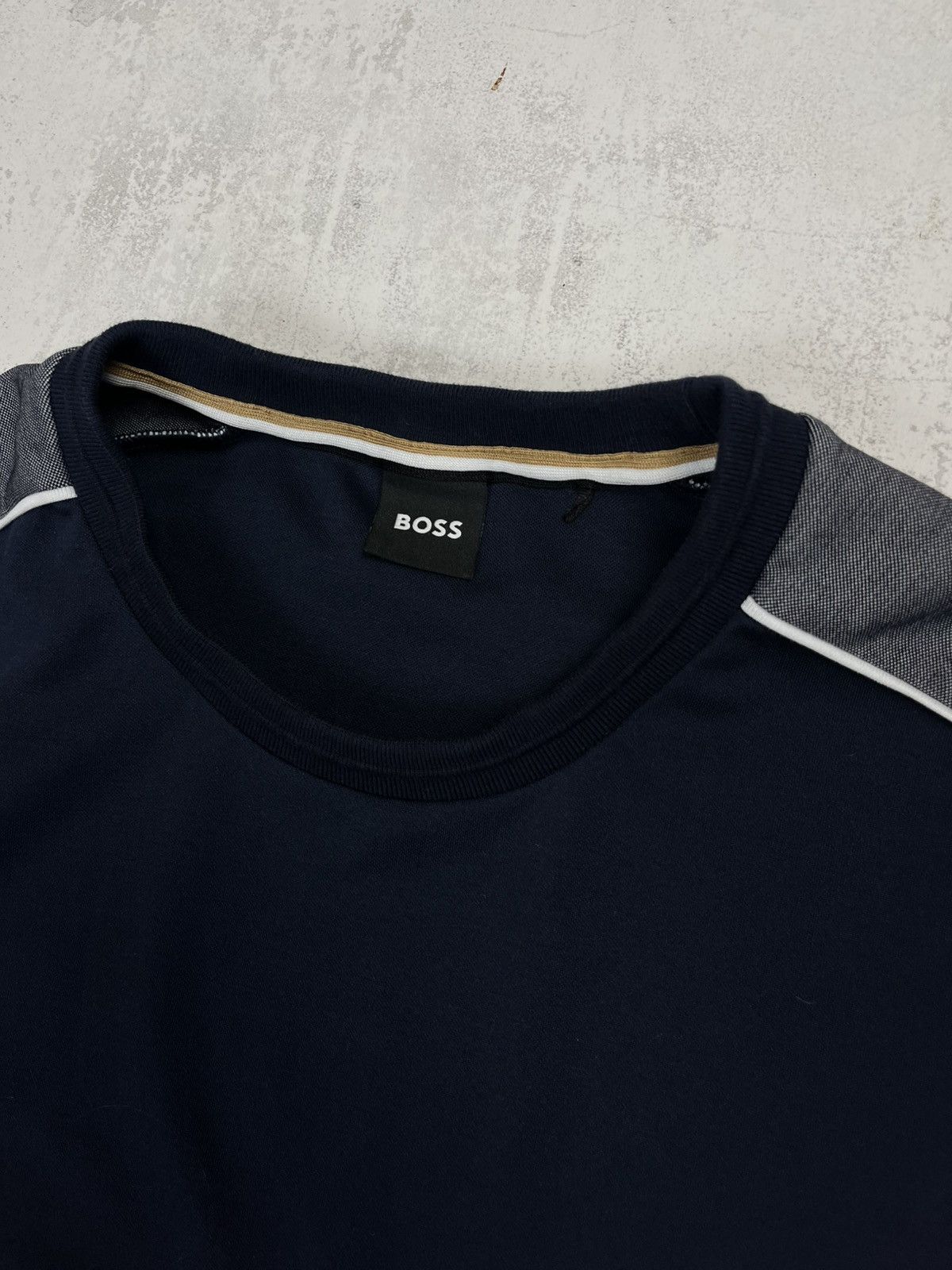 Hugo Boss BOSS Athleisure Block Sleeve Crewneck Jumper Size US M / EU 48-50 / 2 - 3 Thumbnail