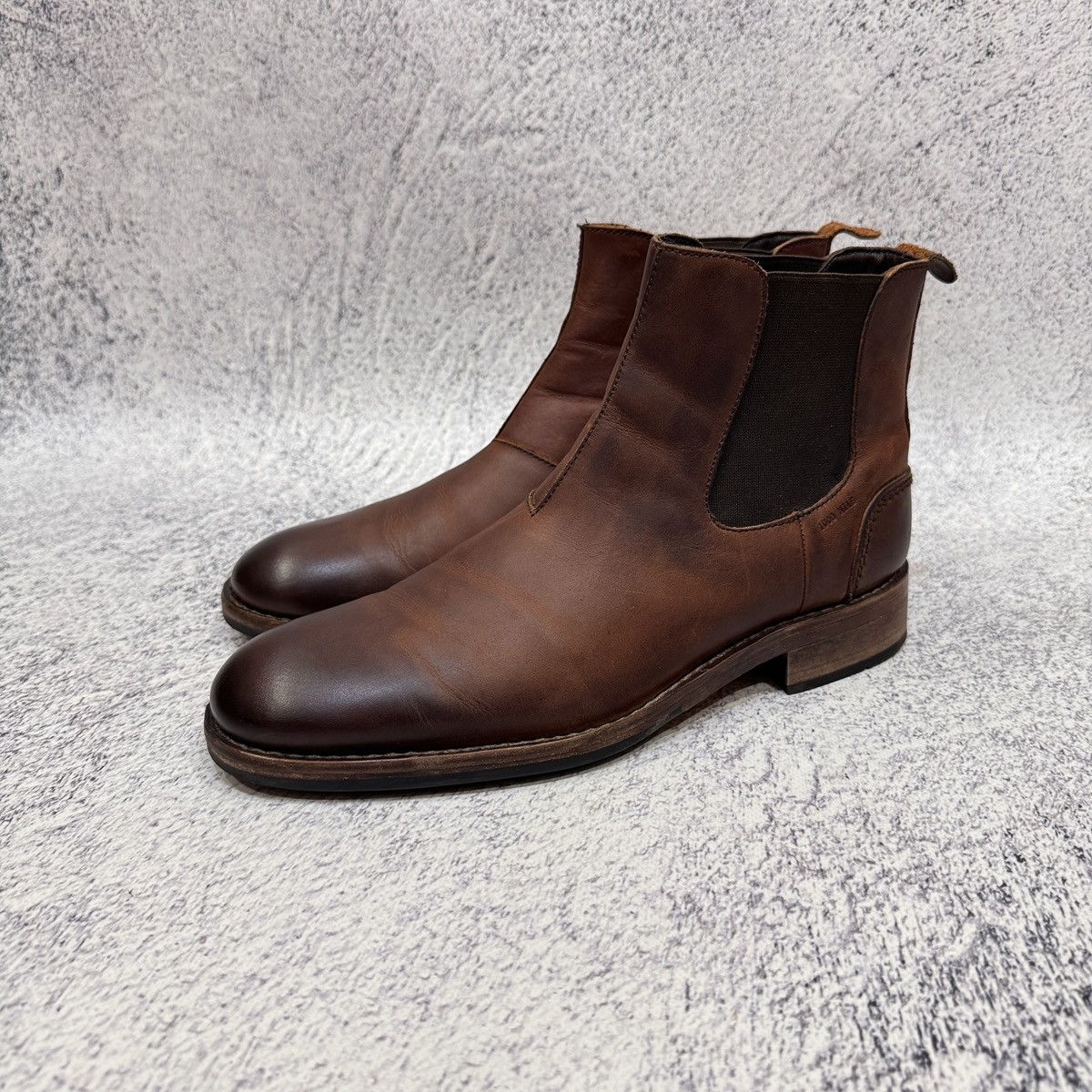 Wolverine Wolverine 1000Mile Chelsea Boots W05452 US9D UK8 EU42 Size US 9 / EU 42 - 1 Thumbnail