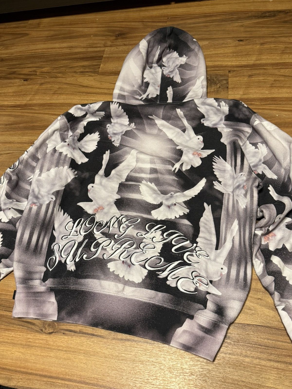 Supreme Supreme Doves Hoodie Medium Long Live Supreme Size US M / EU 48-50 / 2 - 3 Thumbnail