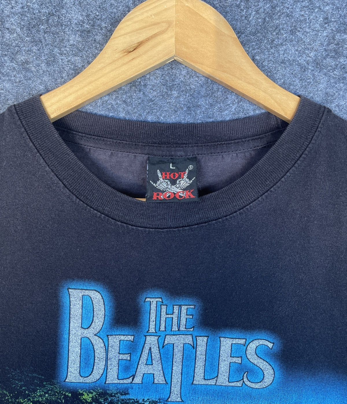 Band Tees Vintage90s Sun Faded 🔥THE BEATLES🔥Abbey Road Thrashed Tshirt Size US L / EU 52-54 / 3 - 6 Thumbnail