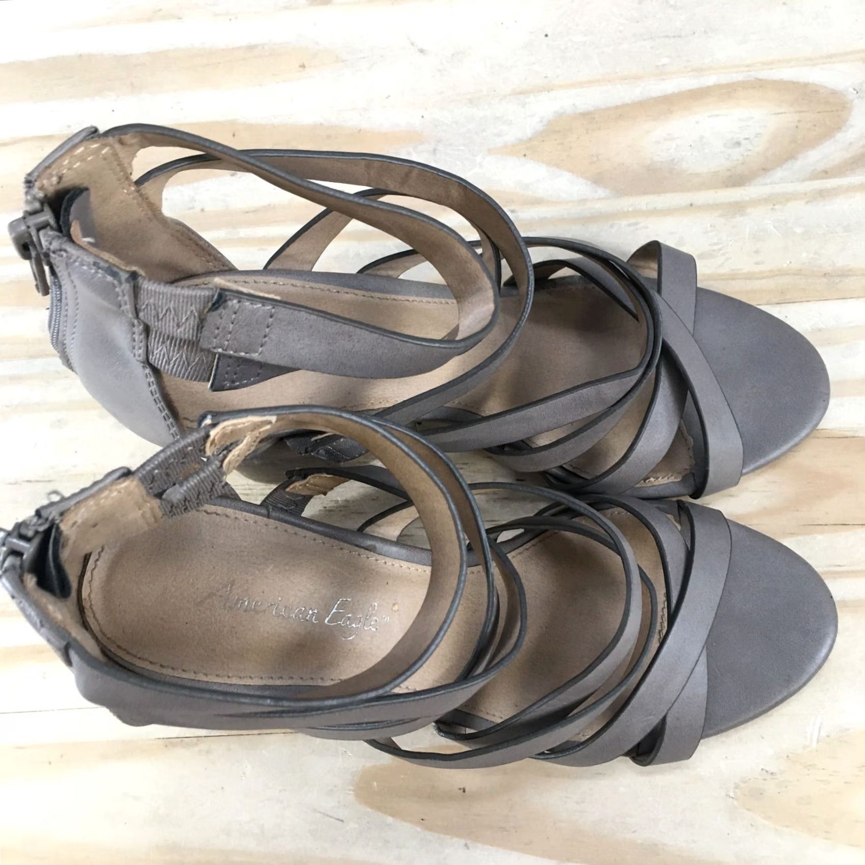 Vintage American Eagle Sandals Womens 7.5 Beige Strappy Faux Leather Heels Zip Back Size US 8 / IT 38 - 6 Thumbnail