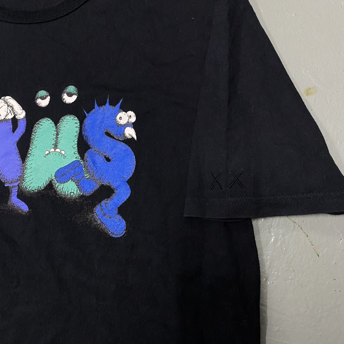 Kaws × Original Fake × Vintage Original Fake Kaws Art Tee Vtg Hoodie Size US L / EU 52-54 / 3 - 3 Thumbnail