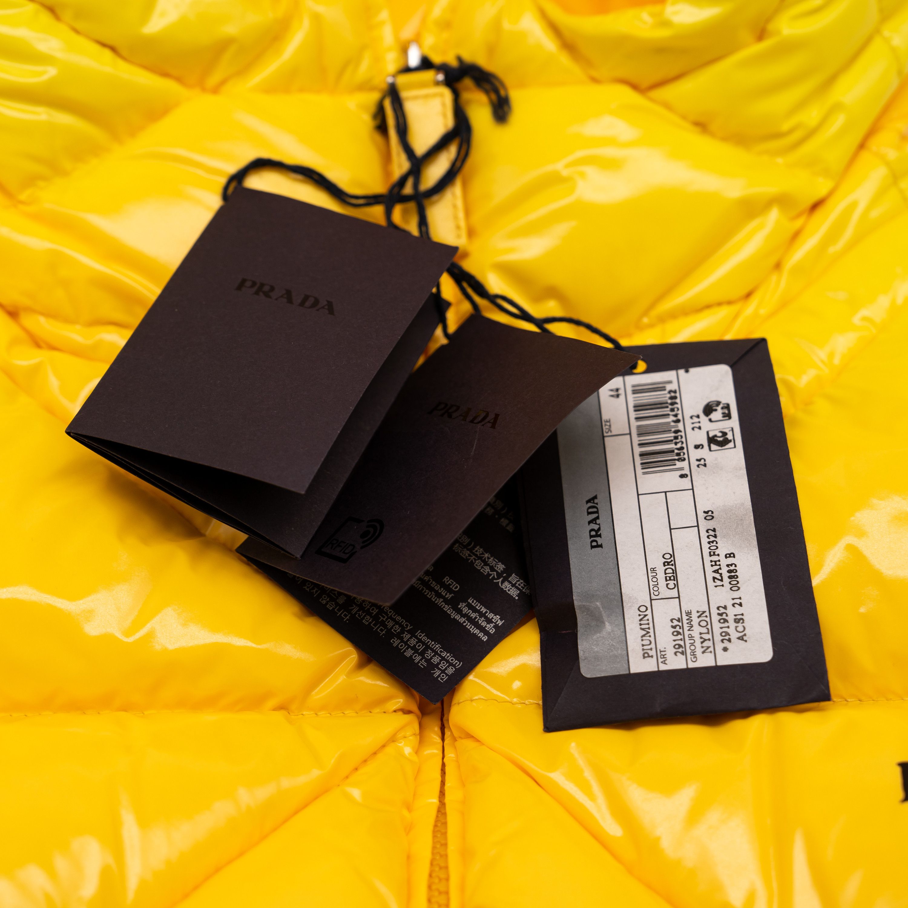 Prada 8 US Prada Yellow Triangle-Quilted Puffer Down Jacket Nylon Size M / US 6-8 / IT 42-44 - 7 Thumbnail