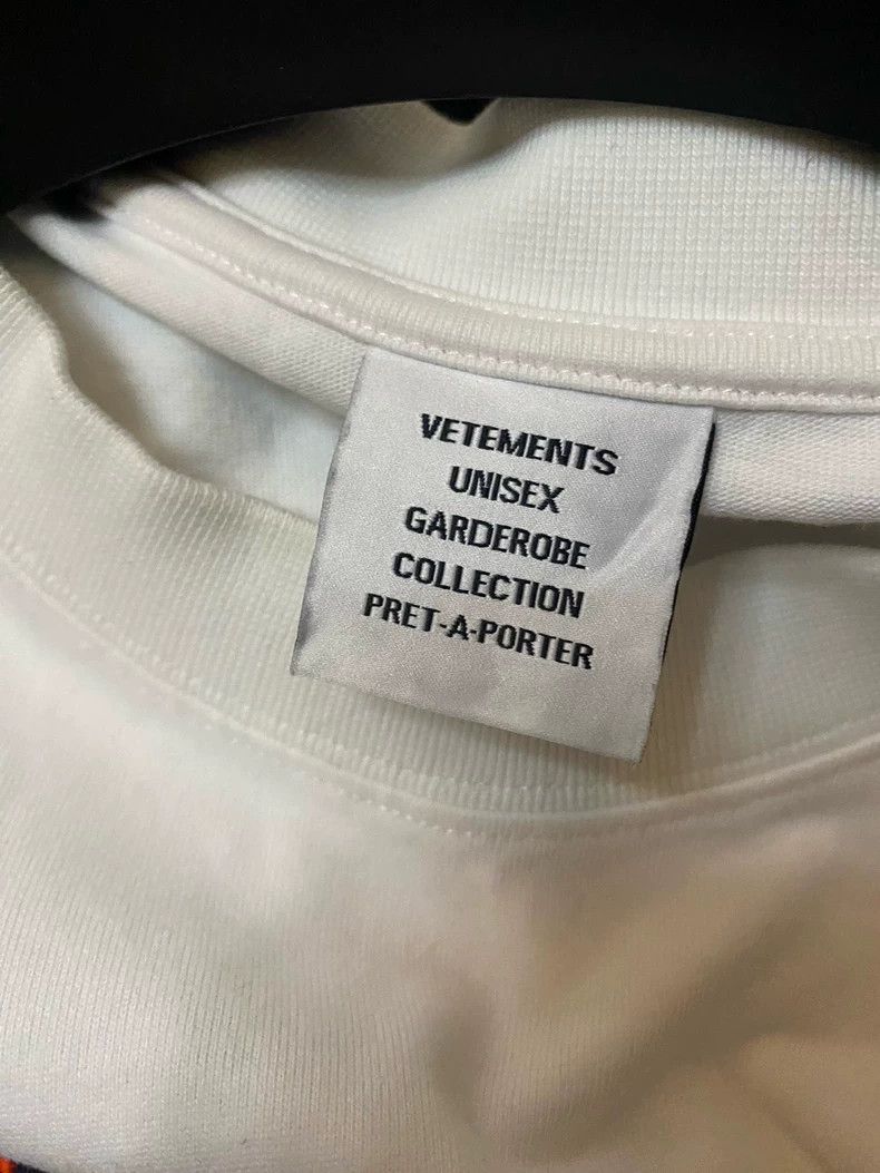 Vetements Vetements Embroidered short-sleeved shirt with embroidery Size US M / EU 48-50 / 2 - 5 Thumbnail