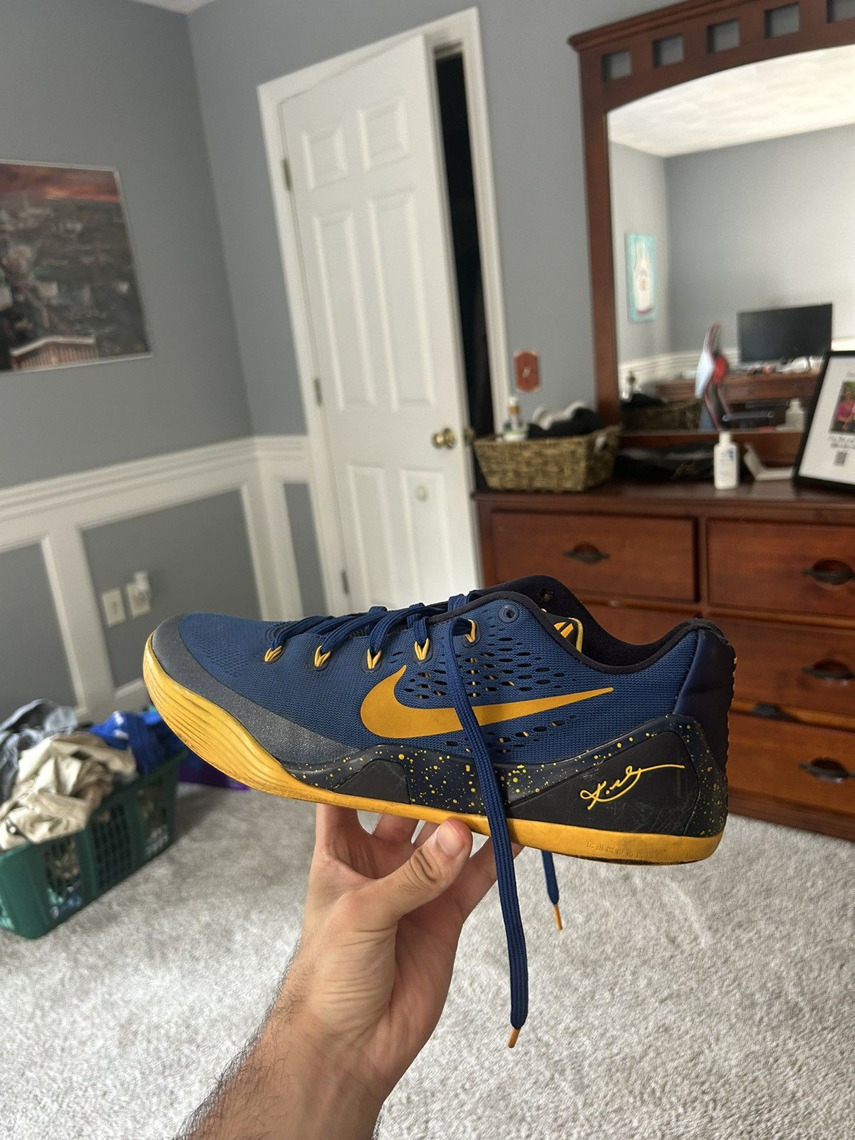 Nike Size 10.5 Kobe 9 Gym Blue University Gold Size US 10.5 / EU 43-44 - 1 Thumbnail
