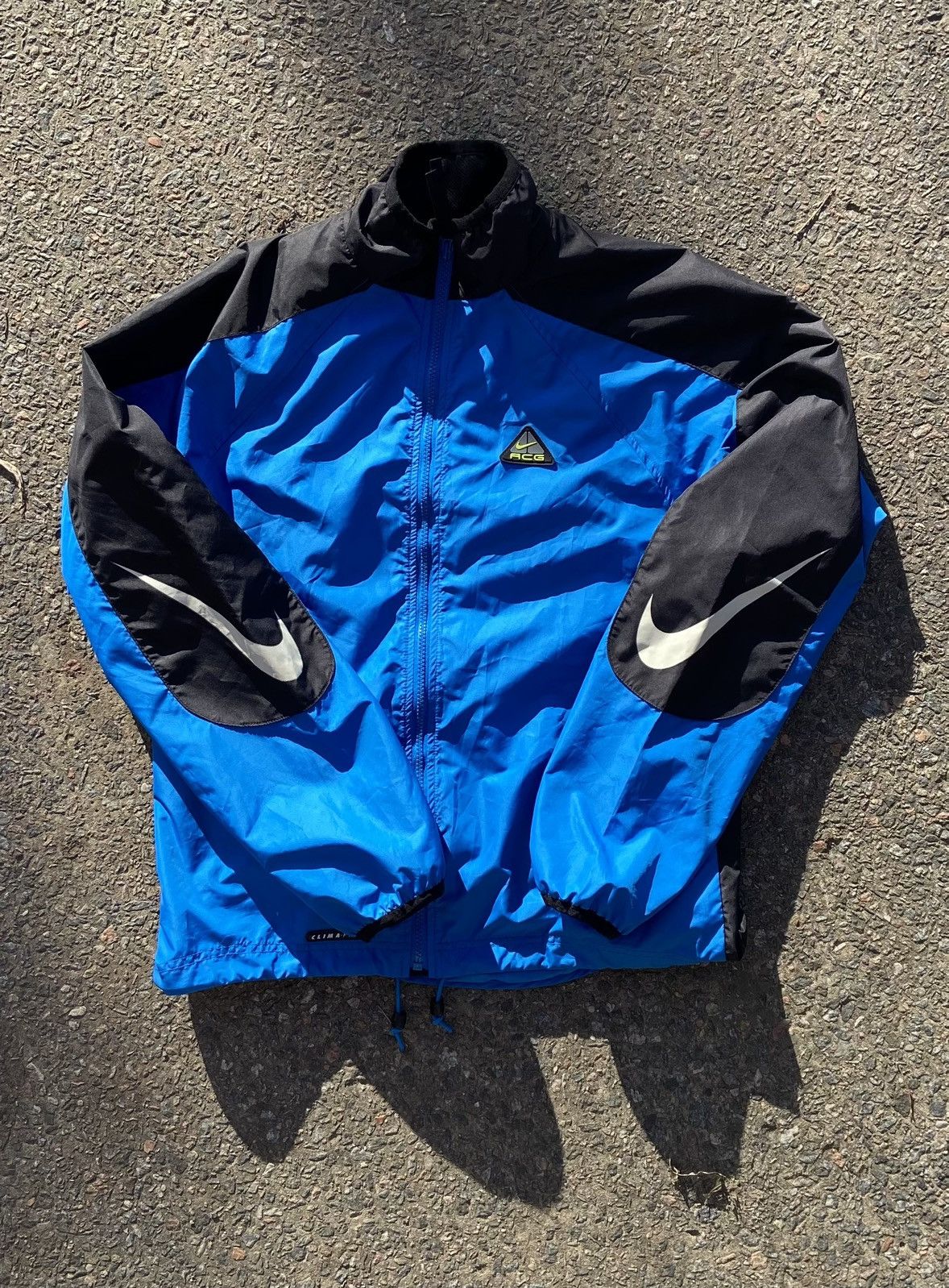 Vintage Nike top ACG Jacket Bag