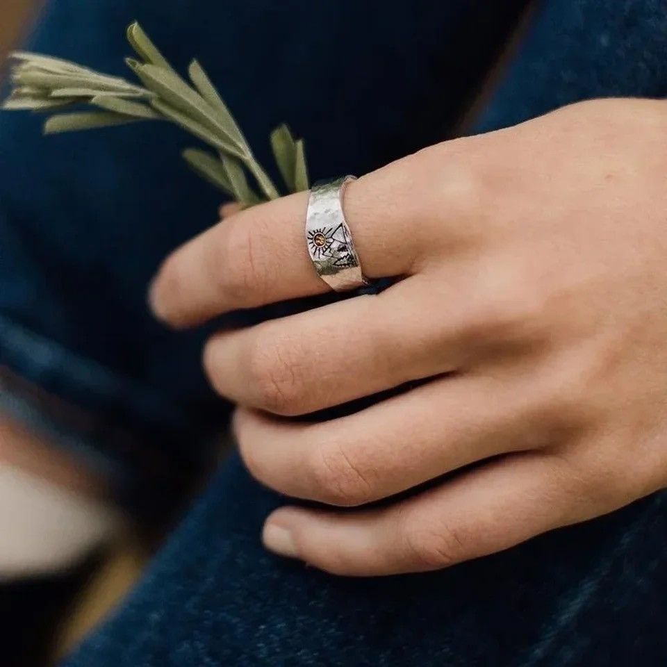 Jewelry × Vintage Forest Mountain Sun Nature Landscape Carved Ring Size ONE SIZE - 3 Thumbnail
