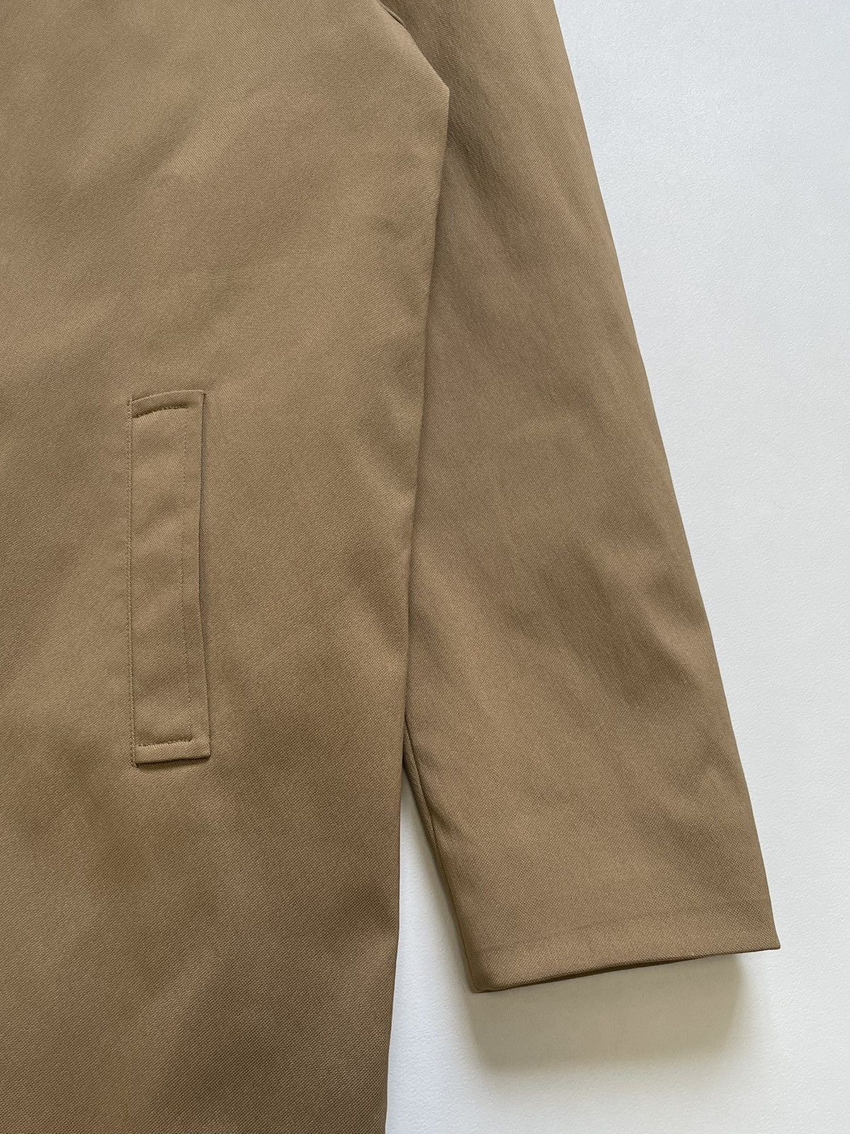 Prada Mid 2000s Tan Nylon Mac Jacket Size US L / EU 52-54 / 3 - 7 Thumbnail