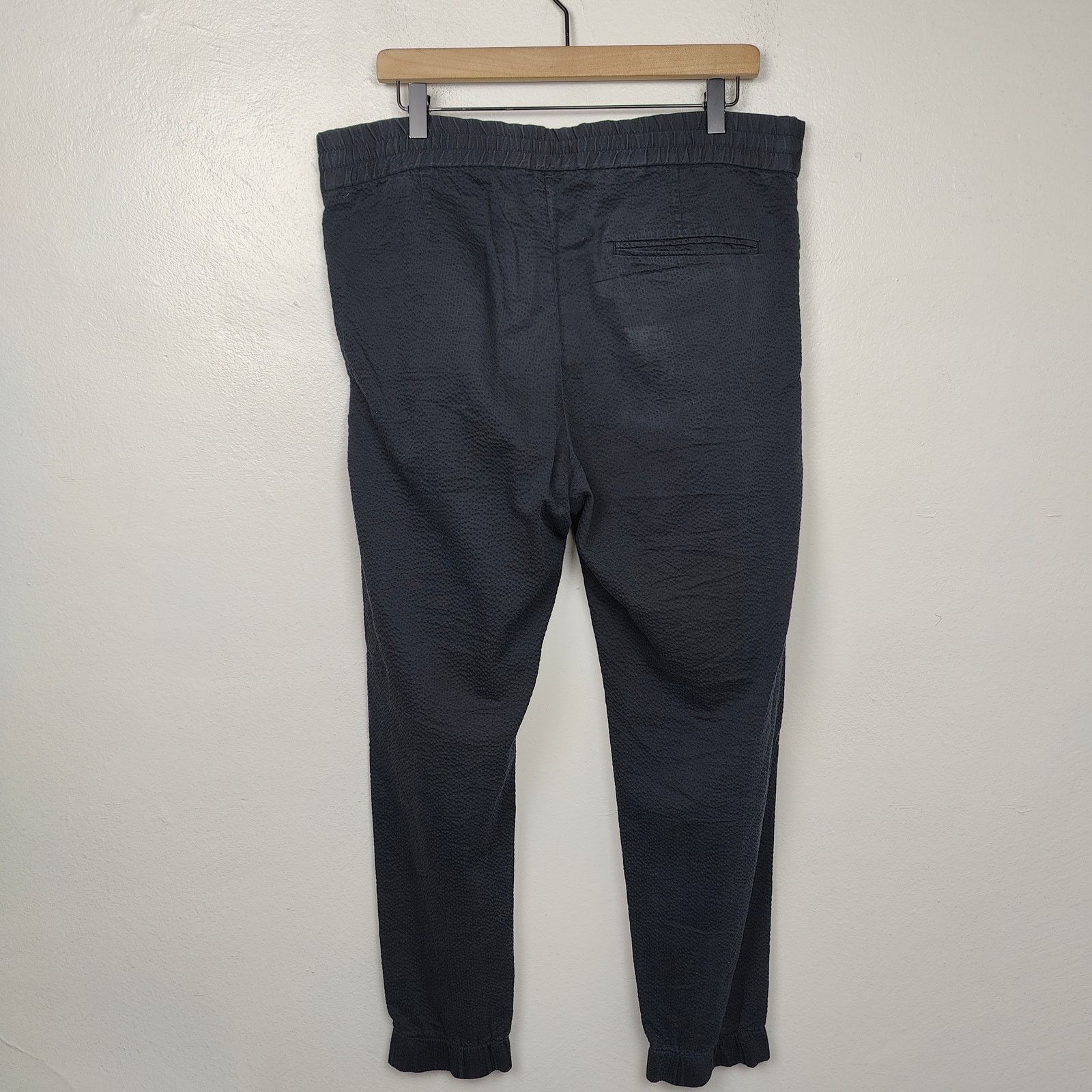 Cos COS Tapered Pants Mens 32R Dark Black Blue Textured Size US 32 / EU 48 - 5 Thumbnail