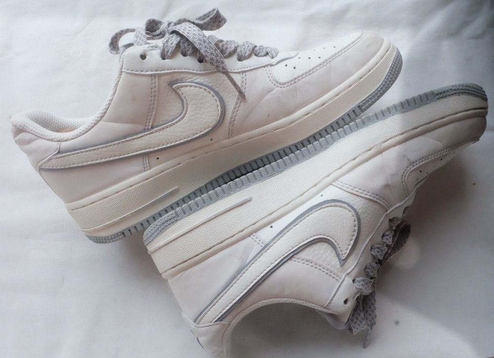 Nike × Undefeated Nike x Undefeated Air Force 1 Size US 8 / EU 41 - 7 Thumbnail