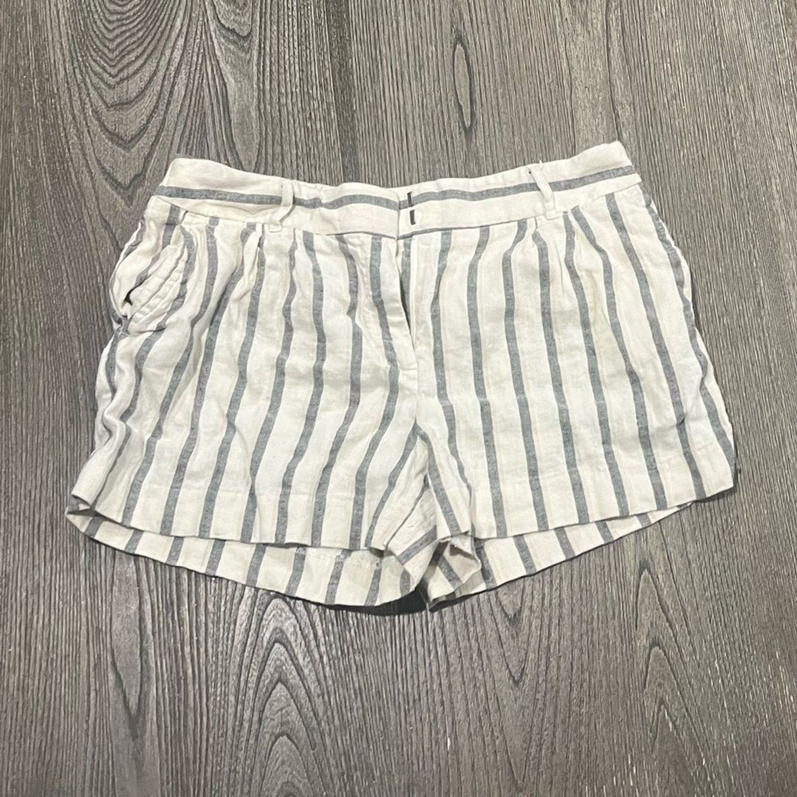 Loft Loft Cream Gray Striped Woven Shorts Size 4 Size 27" / US 4 / IT 40 - 1 Thumbnail