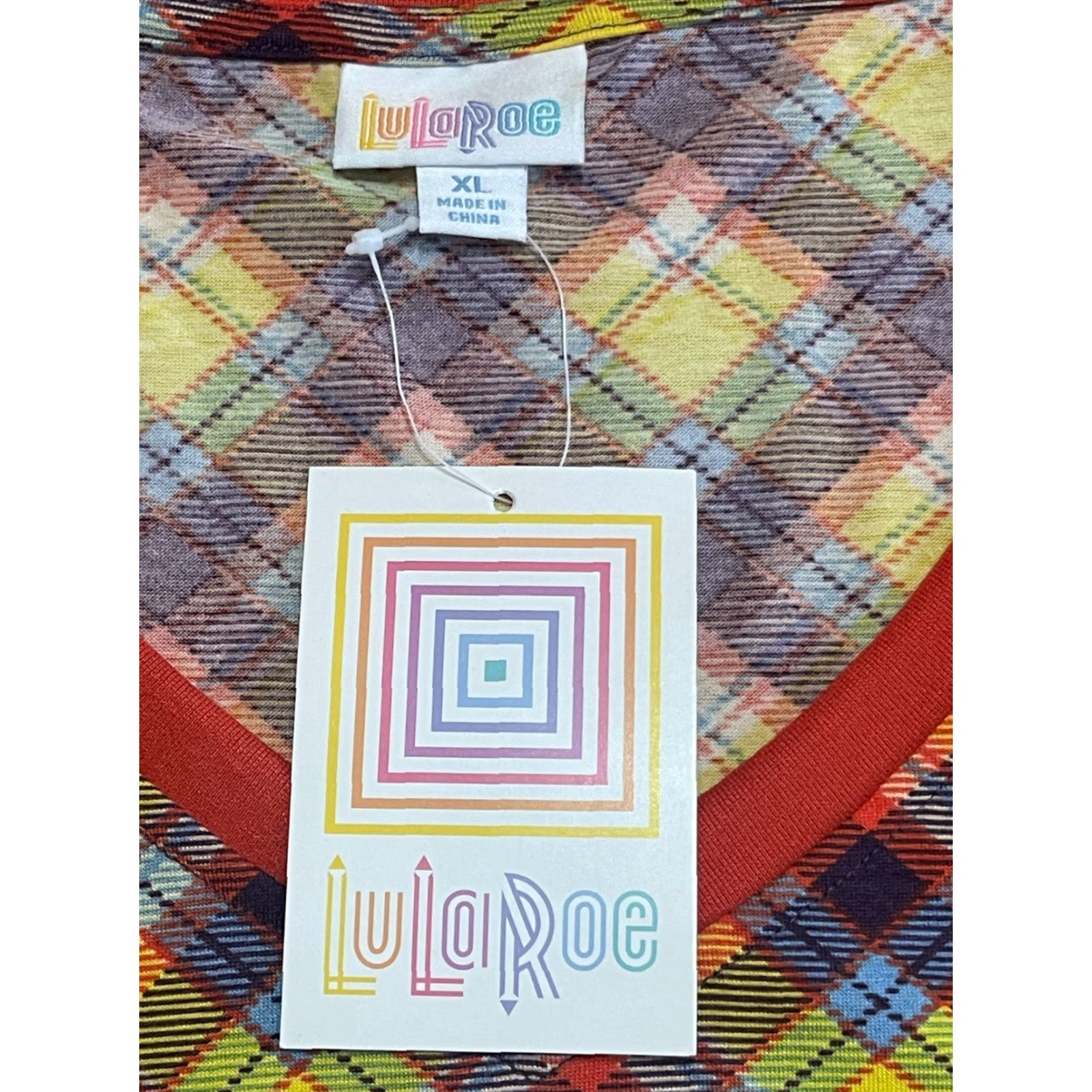 Vintage VINTAGE LuLaRoe Shirt Womens XL Blue Red Yellow Volley Ball Print V-neck NWT Size XL / US 12-14 / IT 48-50 - 5 Thumbnail