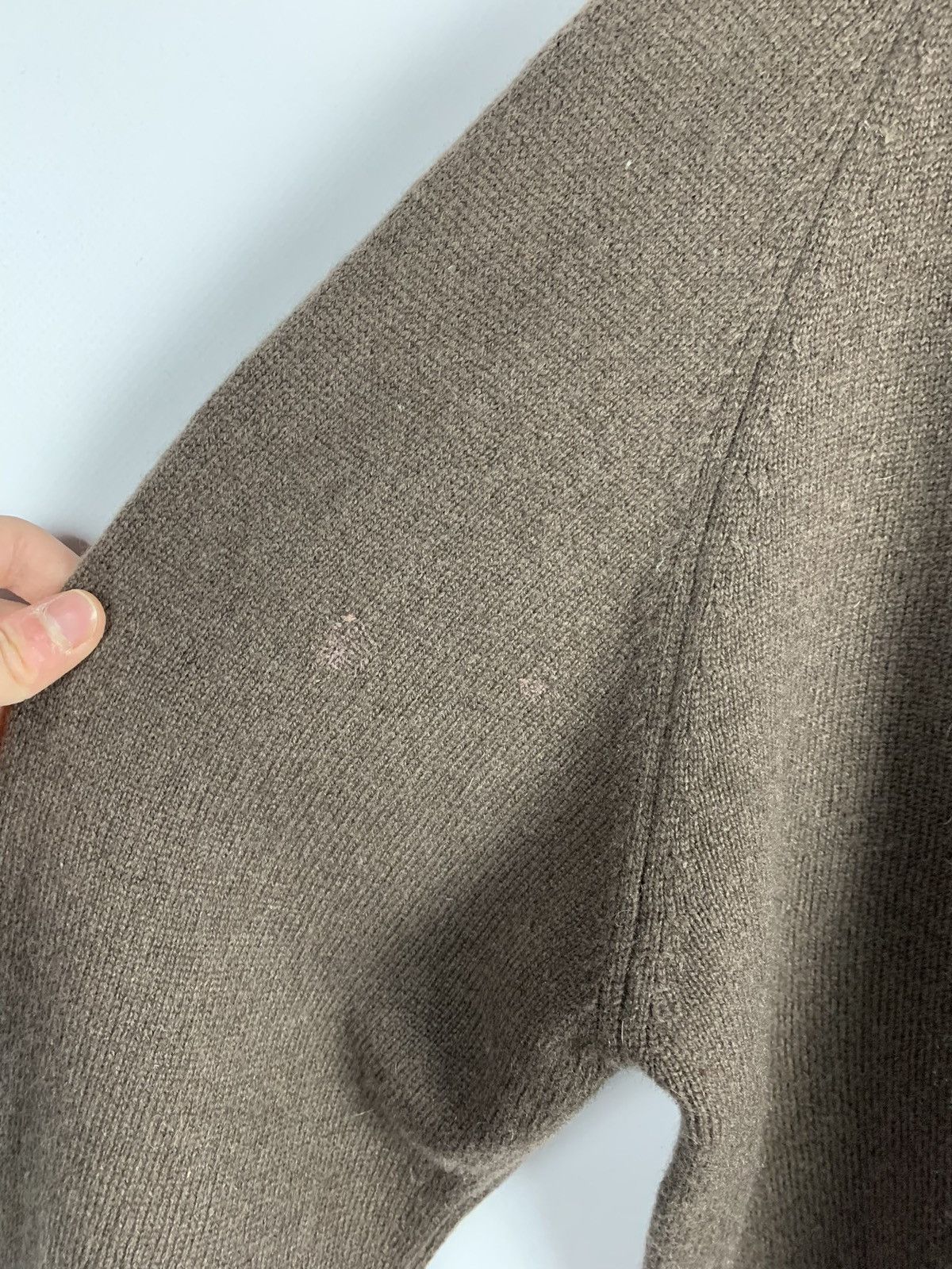 Johnstons Of Elgin Vintage Johnstons of Elgin Wool Cardigan Buttons Size 46 Size US S / EU 44-46 / 1 - 13 Thumbnail