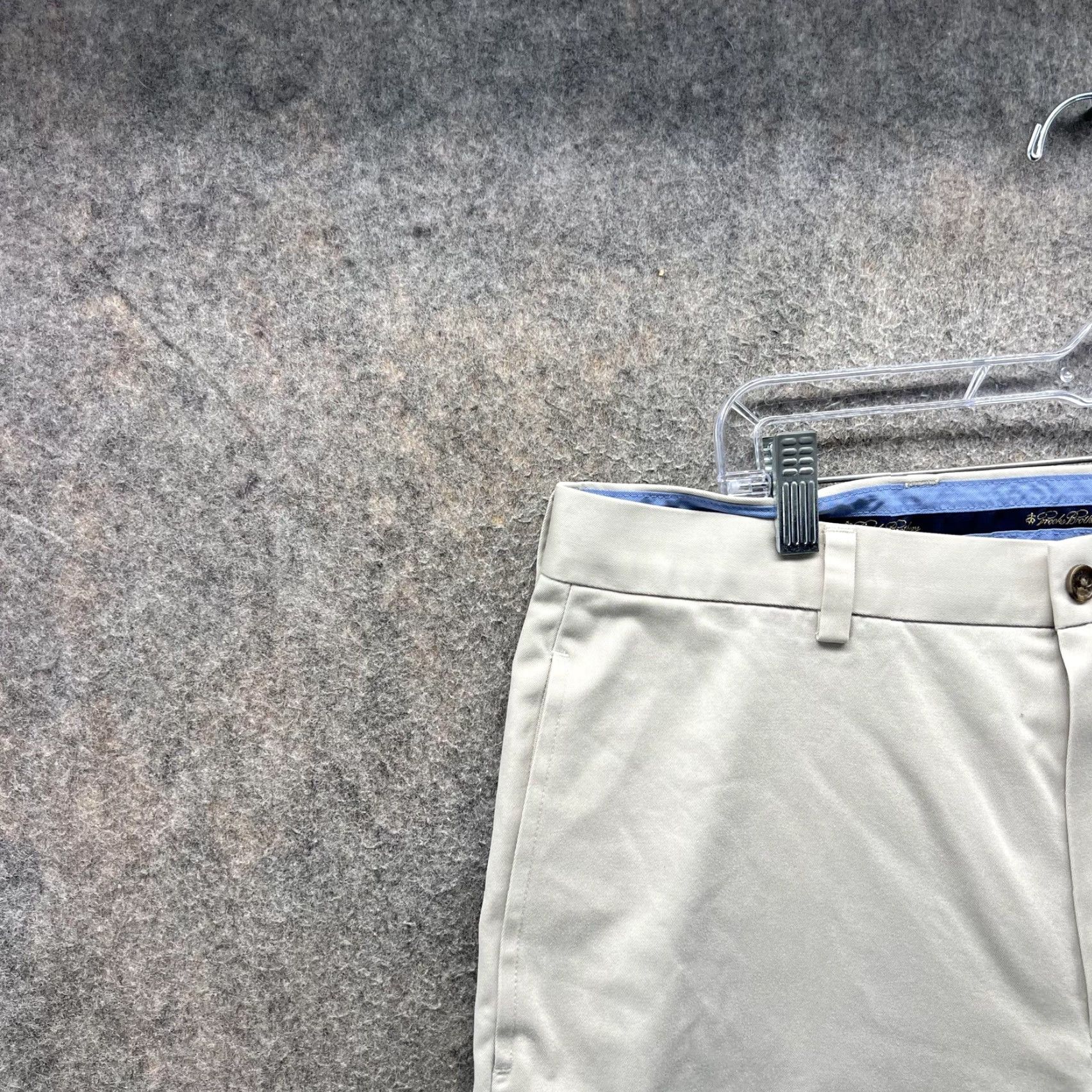 Brooks Brothers Brooks Brothers Pants Mens 33x32 Beige Clark Fit Advantage Chino Straight Leg Shirt? Size US 33 - 4 Thumbnail