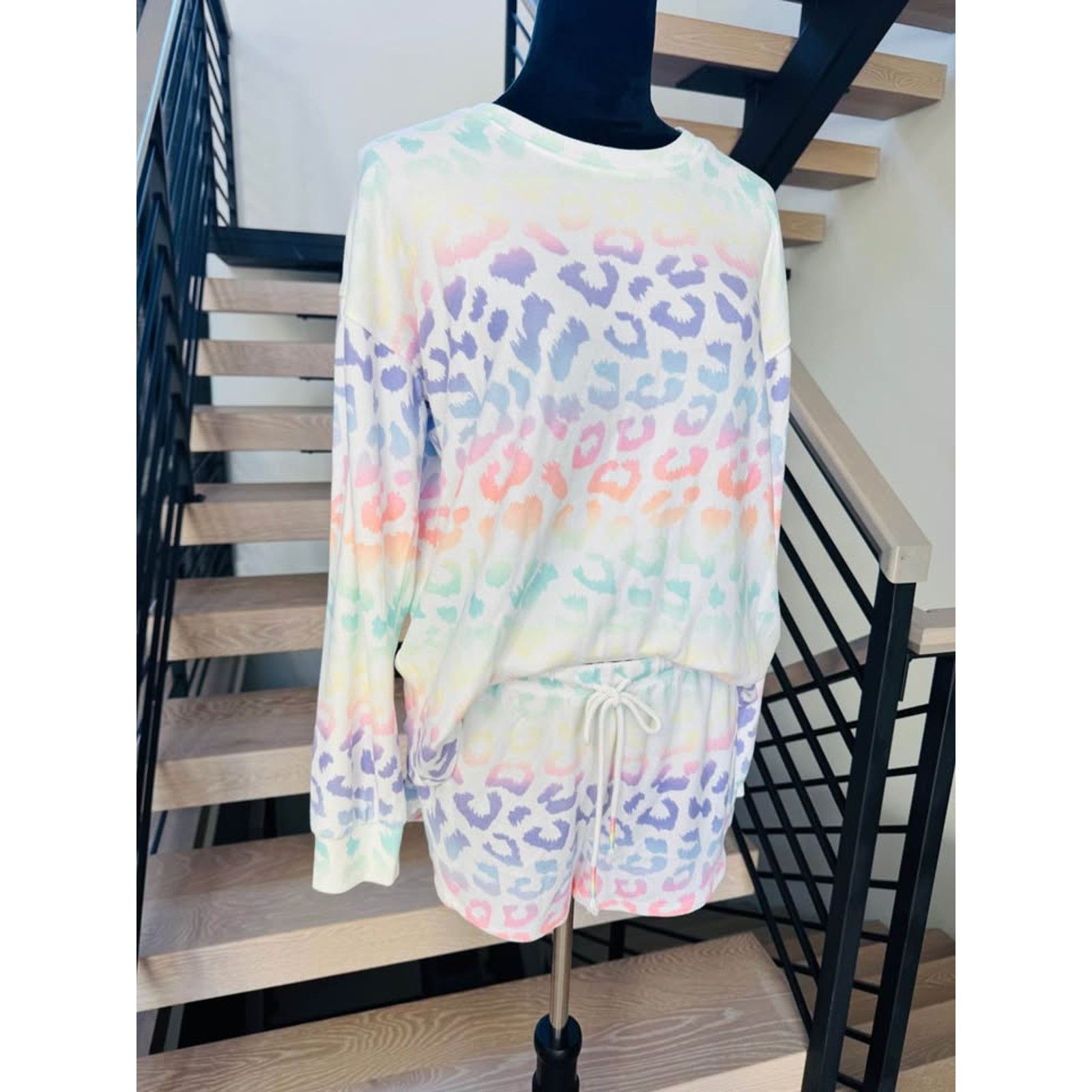Other Rainbow Pastel Leopard Loungewear Set M. Brand new with tags Size M / US 6-8 / IT 42-44 - 2 Thumbnail