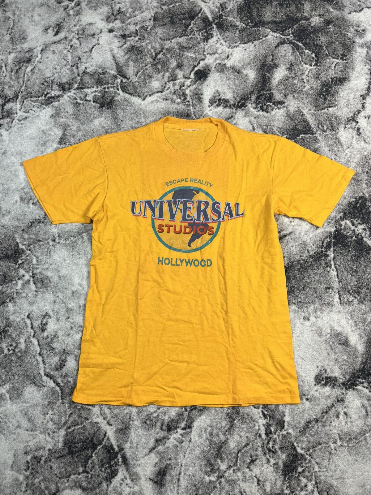 Universal Studios Universal Studios Hollywood Logo Tee Yellow Vintage Size US L / EU 52-54 / 3 - 1 Thumbnail