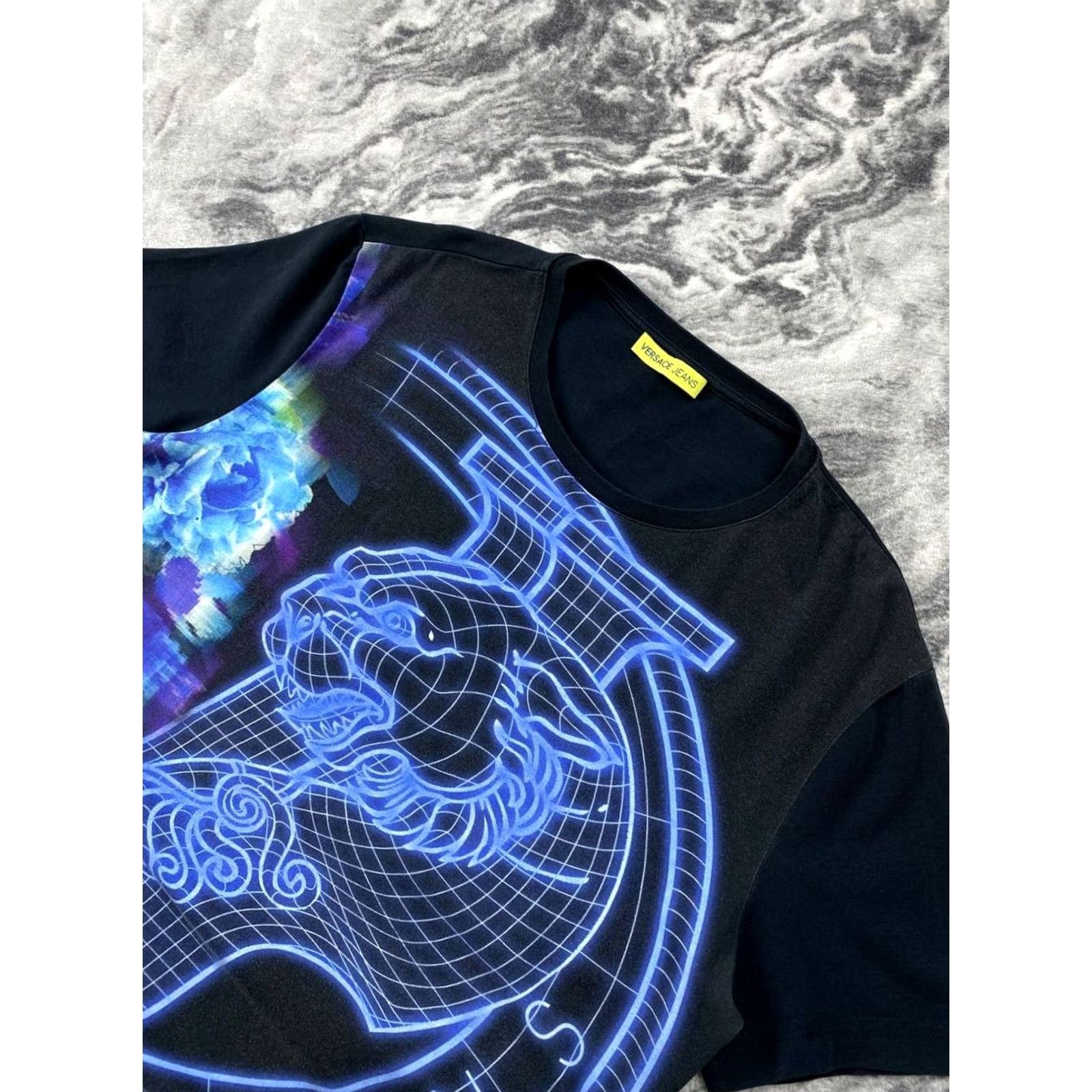 Versace Jeans Couture VINTAGE Versace Jeans Couture T Shirt Big Logo Men Size L Black Shirt Mens Size US L / EU 52-54 / 3 - 3 Thumbnail