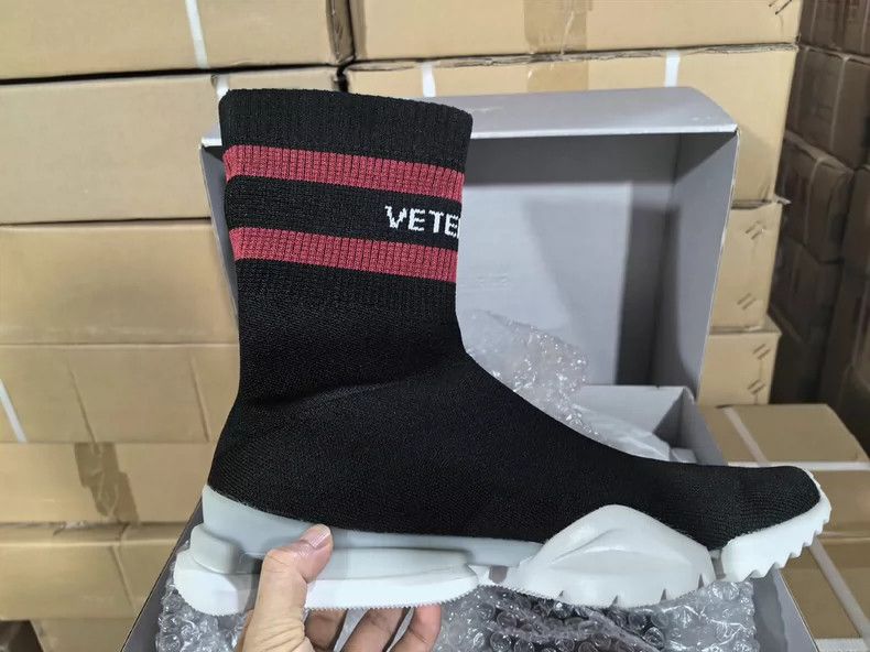 Vetements Vetements Reebok comfortable casual high-top running shoes Size US 9 / EU 42 - 2 Thumbnail