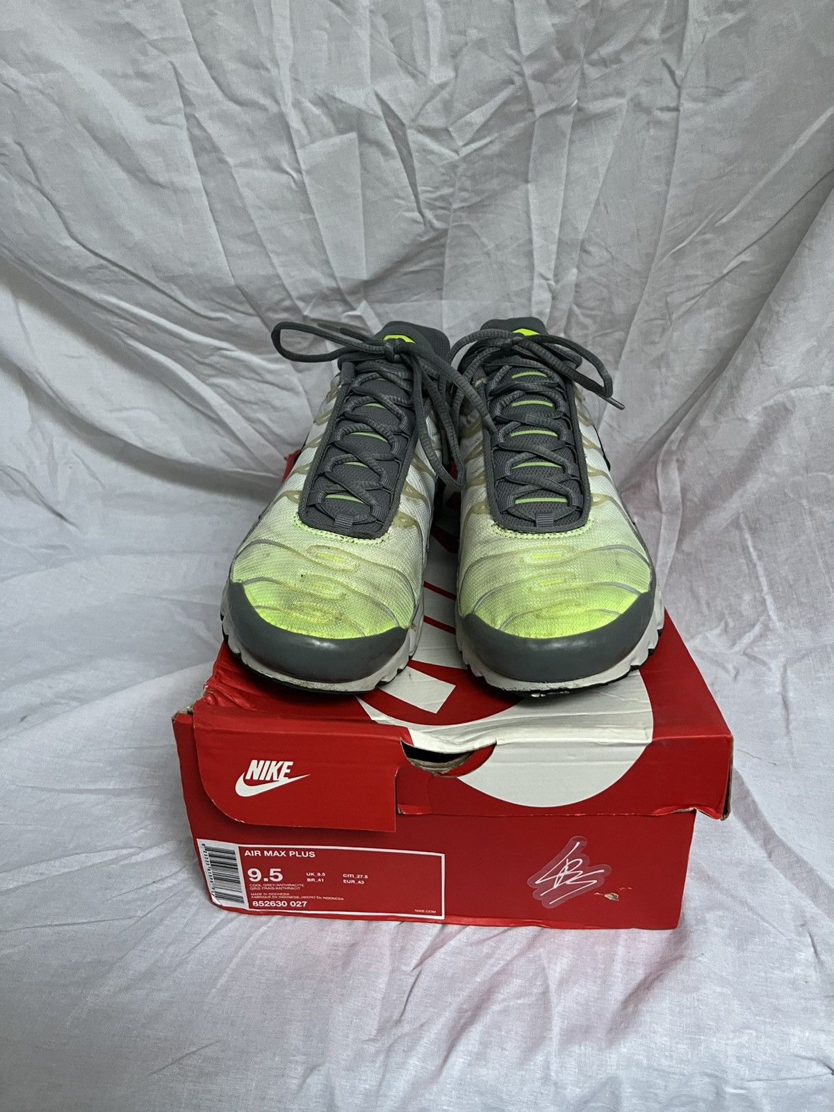 Nike Nike Air Max Plus 1 « Gradient Grey Volt »🔋 Size US 9.5 / EU 42-43 - 2 Thumbnail