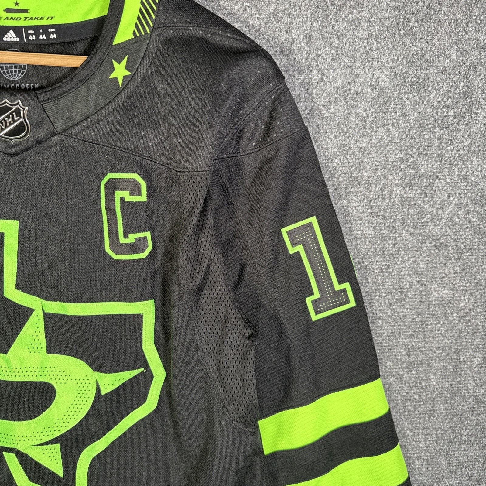 NHL Dallas Stars Jersey Mens 44 Jamie Benn #14 Black Hockey NHL Size US S / EU 44-46 / 1 - 4 Thumbnail
