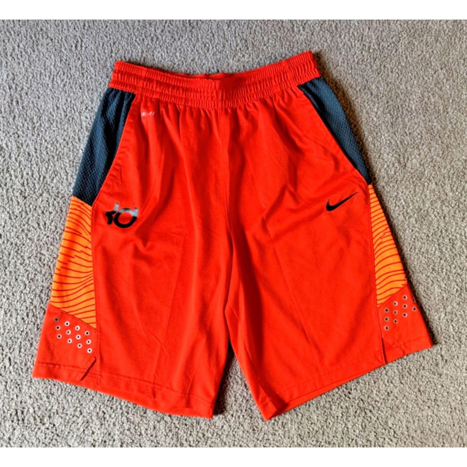 Nike Item Specifications: Brand: Nike Size US 36 / EU 52 - 3 Thumbnail
