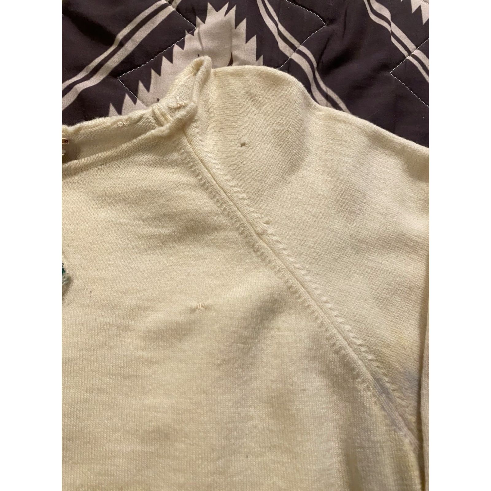 Vintage VINTAGE 1940s 100% Wool Pullover Sweater The Cricket Club Patch Thrashed Medium Size US M / EU 48-50 / 2 - 7 Thumbnail