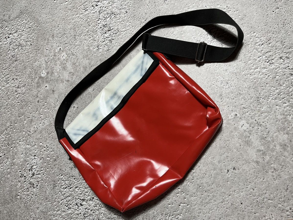 Japanese Brand × Vintage Messenger Bag in FREITAG Style Upcycled Tarpaulin Material Size ONE SIZE - 9 Thumbnail