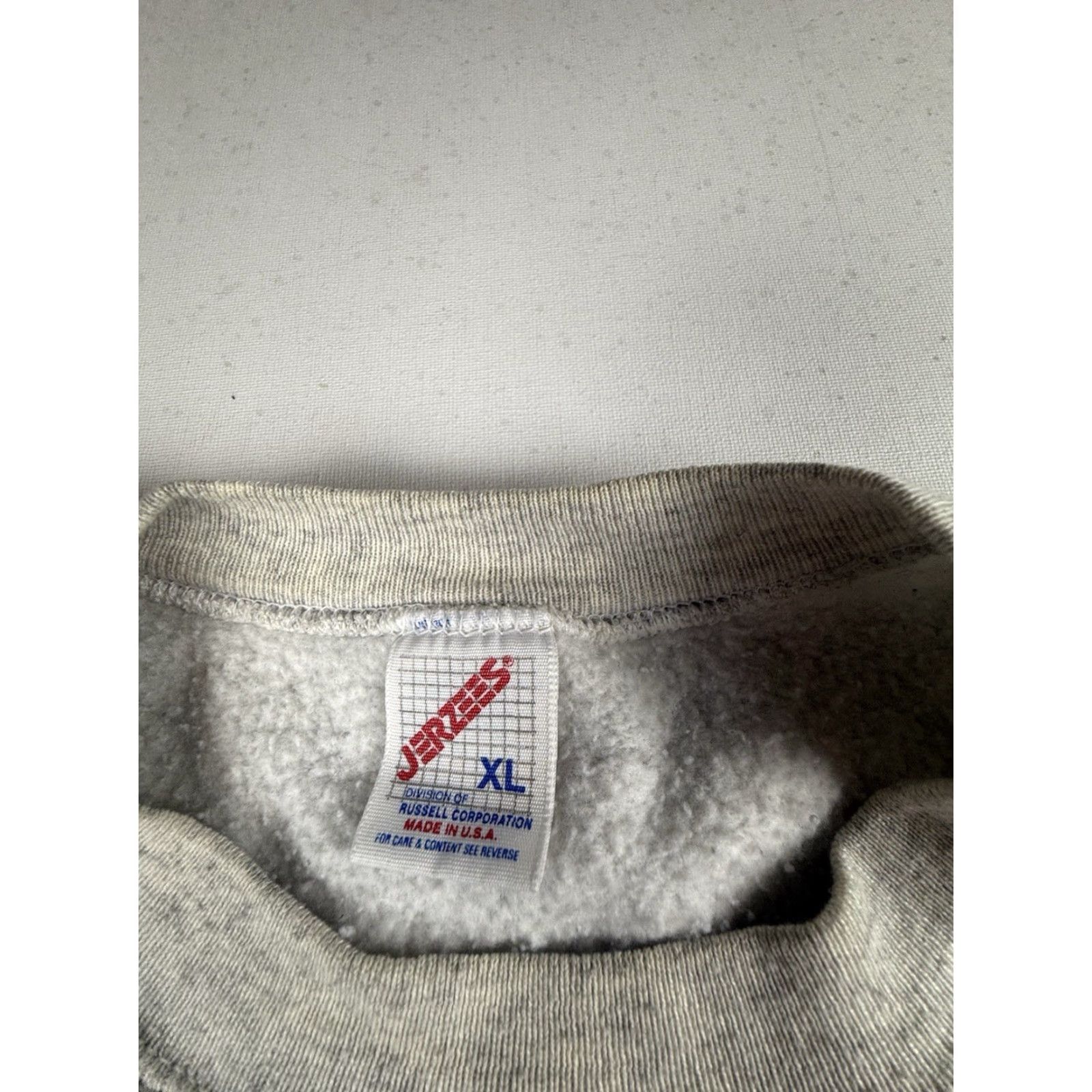 Vintage VINTAGE Mens Sweatshirt Navy U.S.S. INTREPID Size XL Gray Mens Navy Sweatshirt Light wear Pre owned Used with stains 330 Size US XL / EU 56 / 4 - 2 Thumbnail