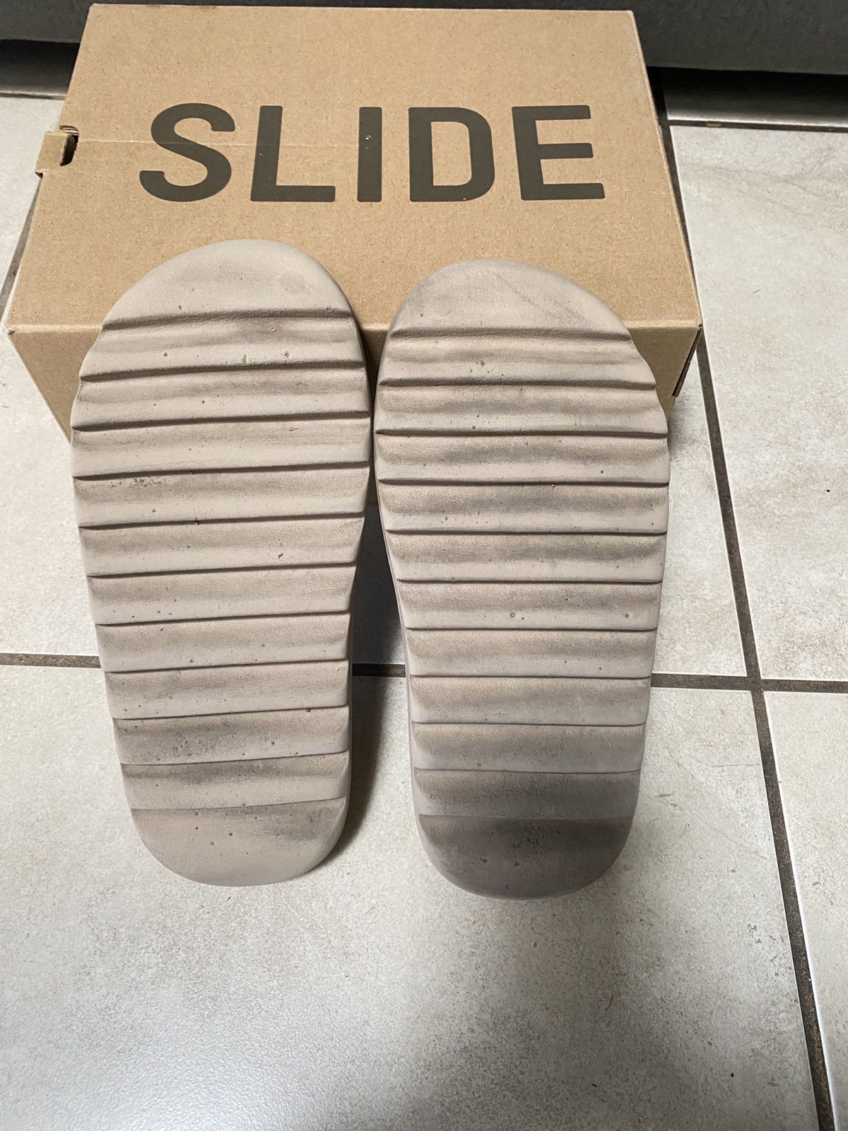 Adidas × Yeezy Yeezy Slides Pure Size US 9 / EU 42 - 6 Thumbnail