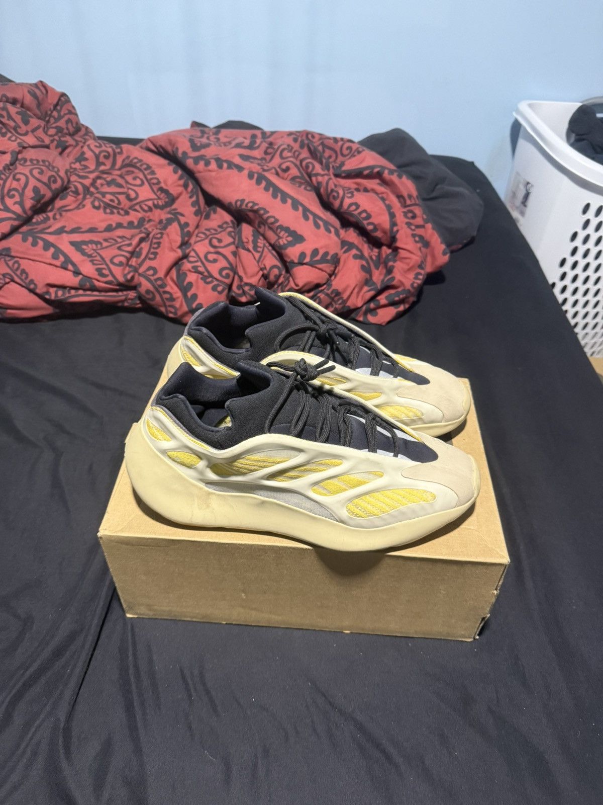 Yeezy yeezy 700 v3 safflower Size US 12.5 / EU 45-46 - 4 Thumbnail