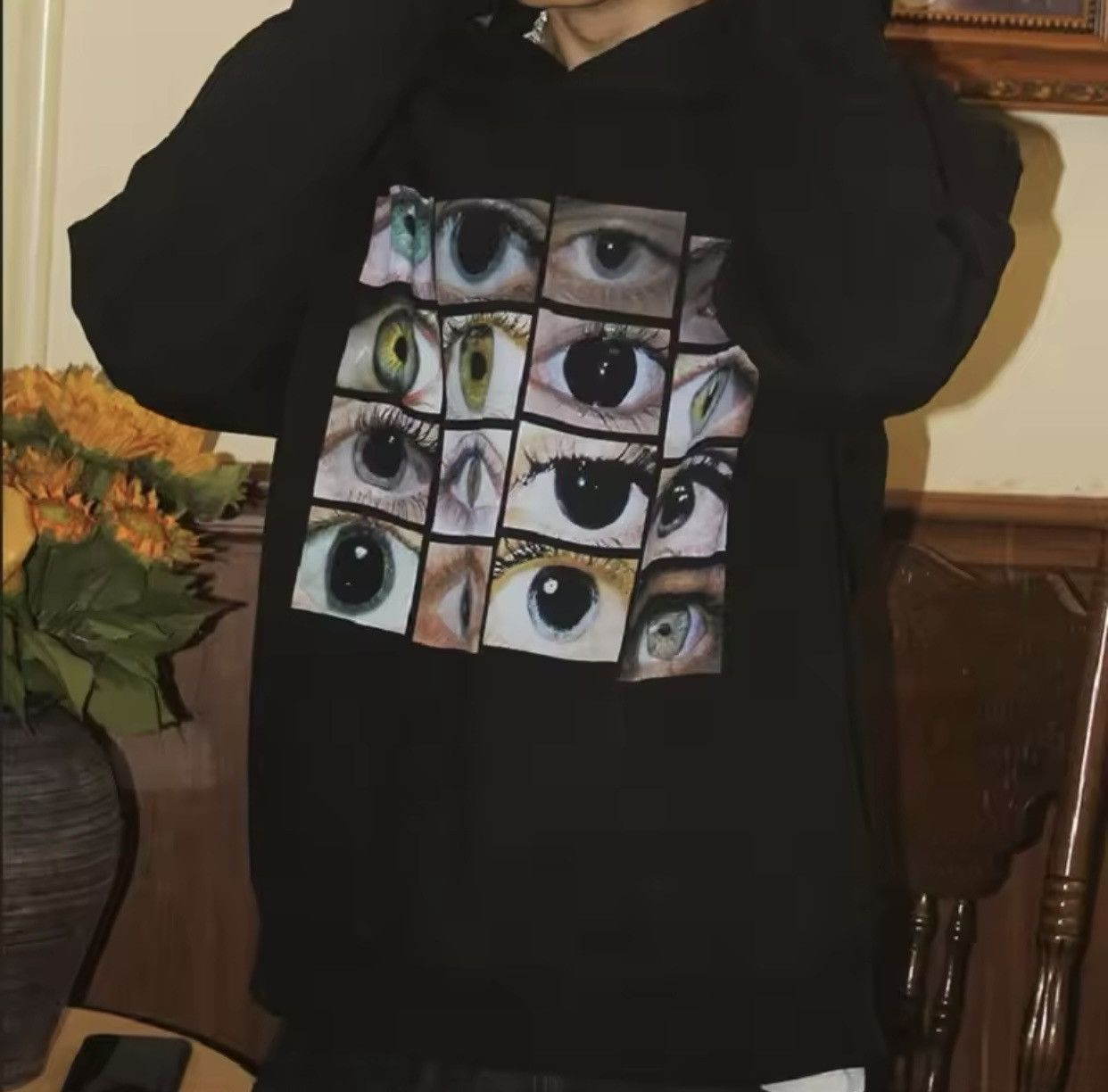 Japanese Brand The World Human Eyeball Retro Graphic Hoodies Tees Top Size US XL / EU 56 / 4 - 2 Thumbnail