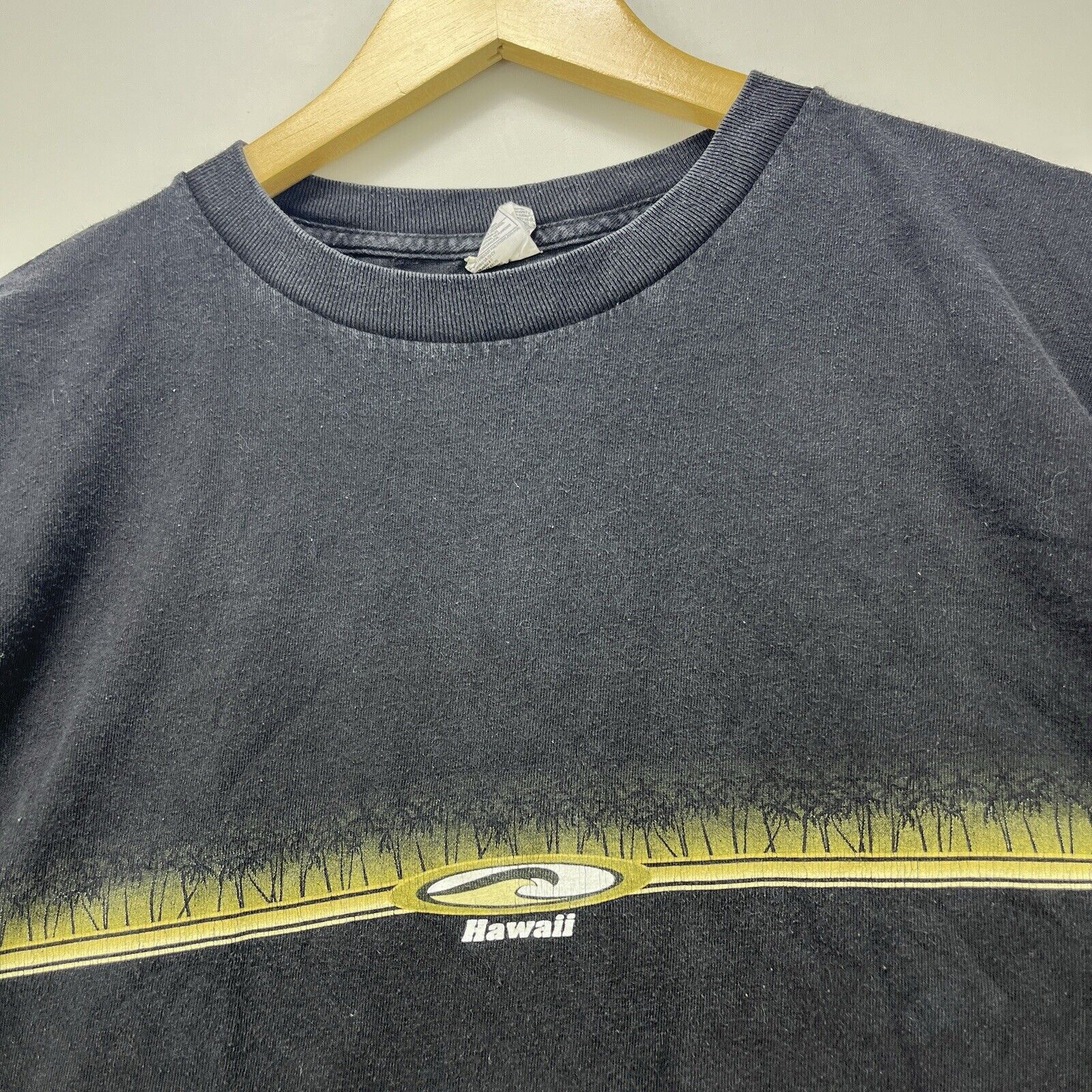 Vintage Vintage Y2K Sun Faded Hawaii Surf T Shirt Black 2XL Size US XXL / EU 58 / 5 - 3 Thumbnail