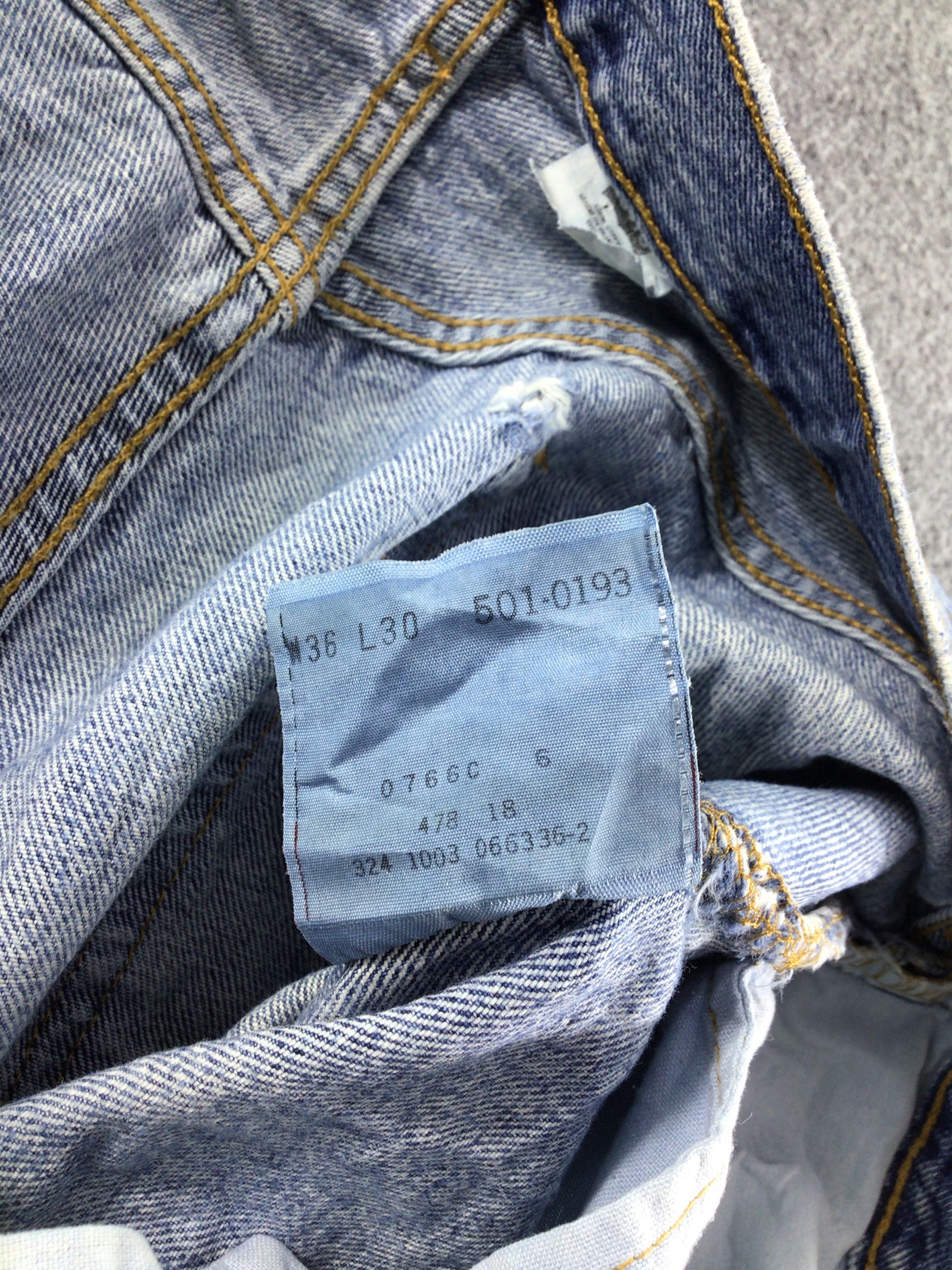 Levi's Vintage Levis 501 Jeans Faded Blue Stone Wash Denim -J526 Size US 36 / EU 52 - 11 Thumbnail