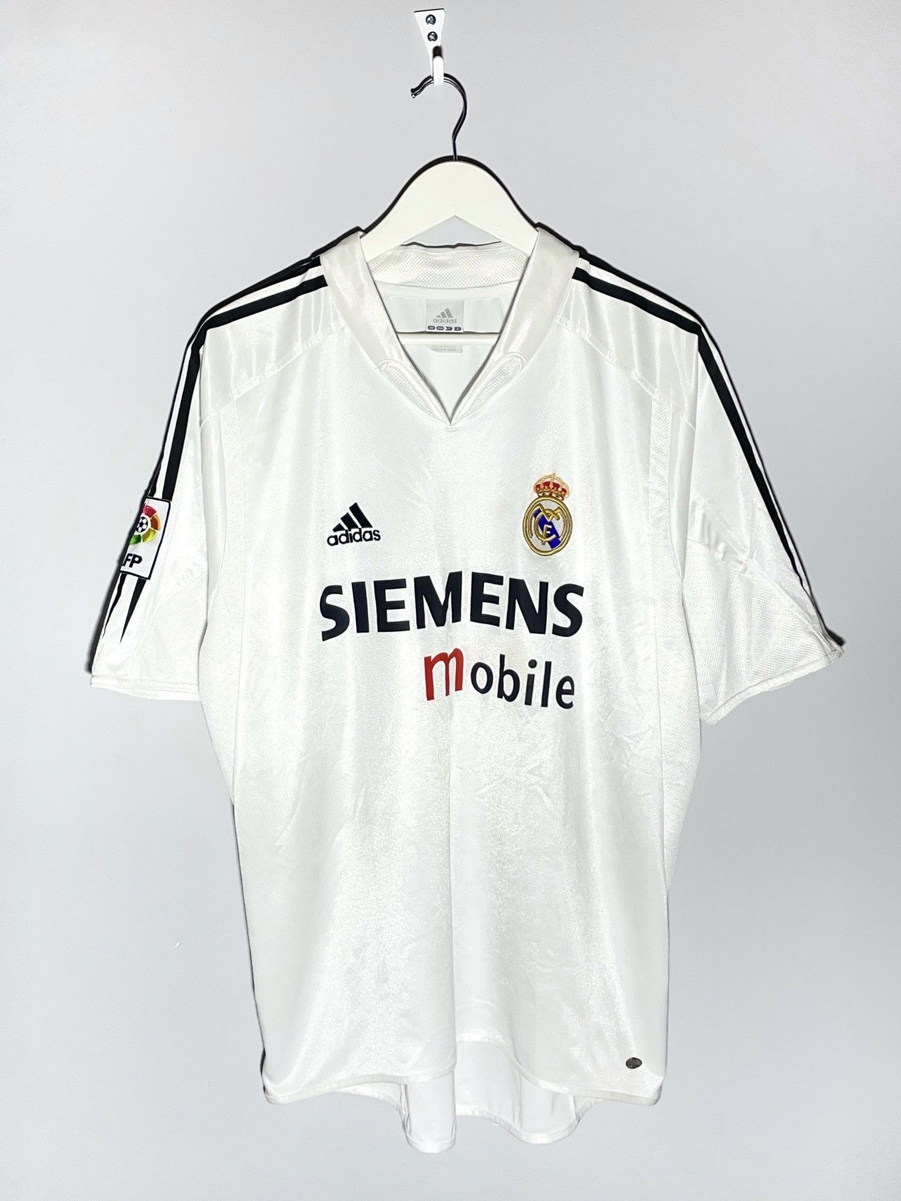 Adidas × Vintage Real Madrid Adidas Vintage 2004/05 Home Y2k Football Shirt Size US L / EU 52-54 / 3 - 1 Thumbnail