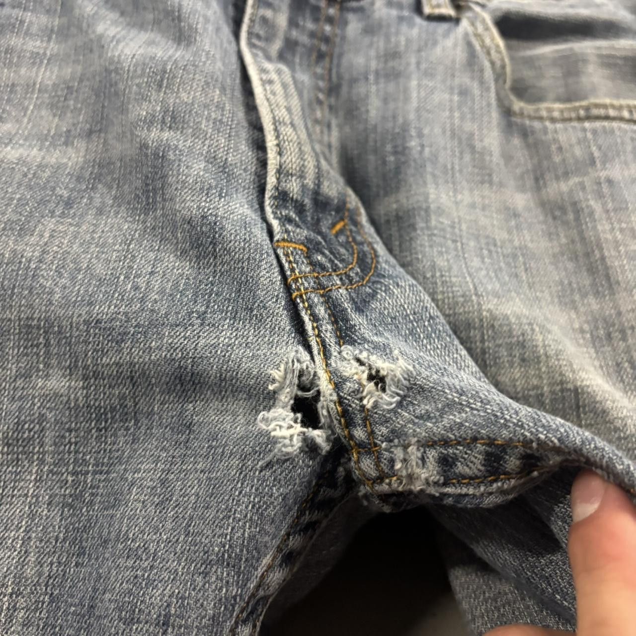 Levi's Crazy Vintage Y2K/2000s Grunge Levis Dark Wash Denim Jeans! 33x30 Size US 33 - 6 Thumbnail