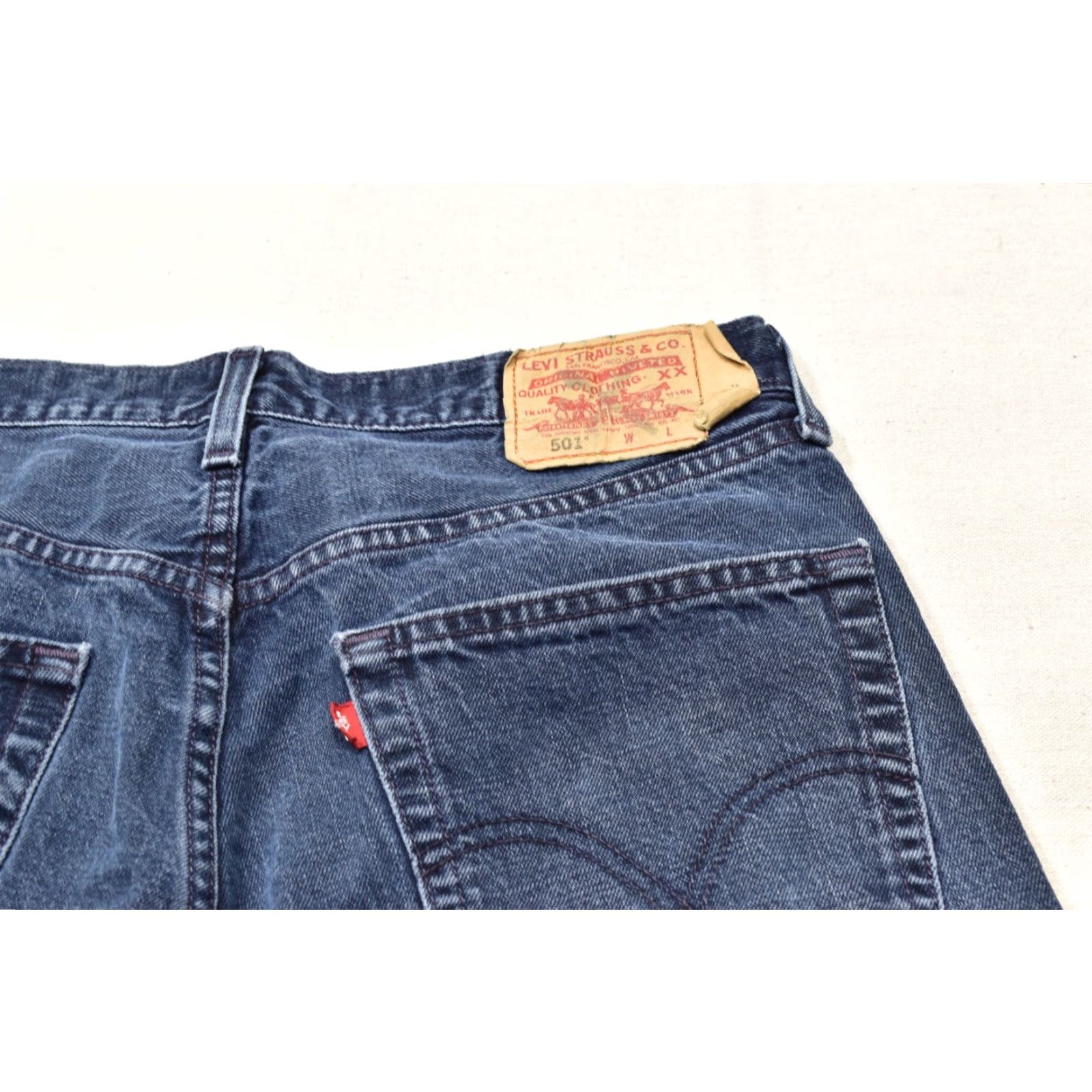 Levi's VINTAGE Levi's 501 Original Fit Jeans Men Dark Wash Distressed Paint Splatter 34x32 Blue Cotton Denim 5-Pocket Straight Button Size US 34 / EU 50 - 7 Thumbnail