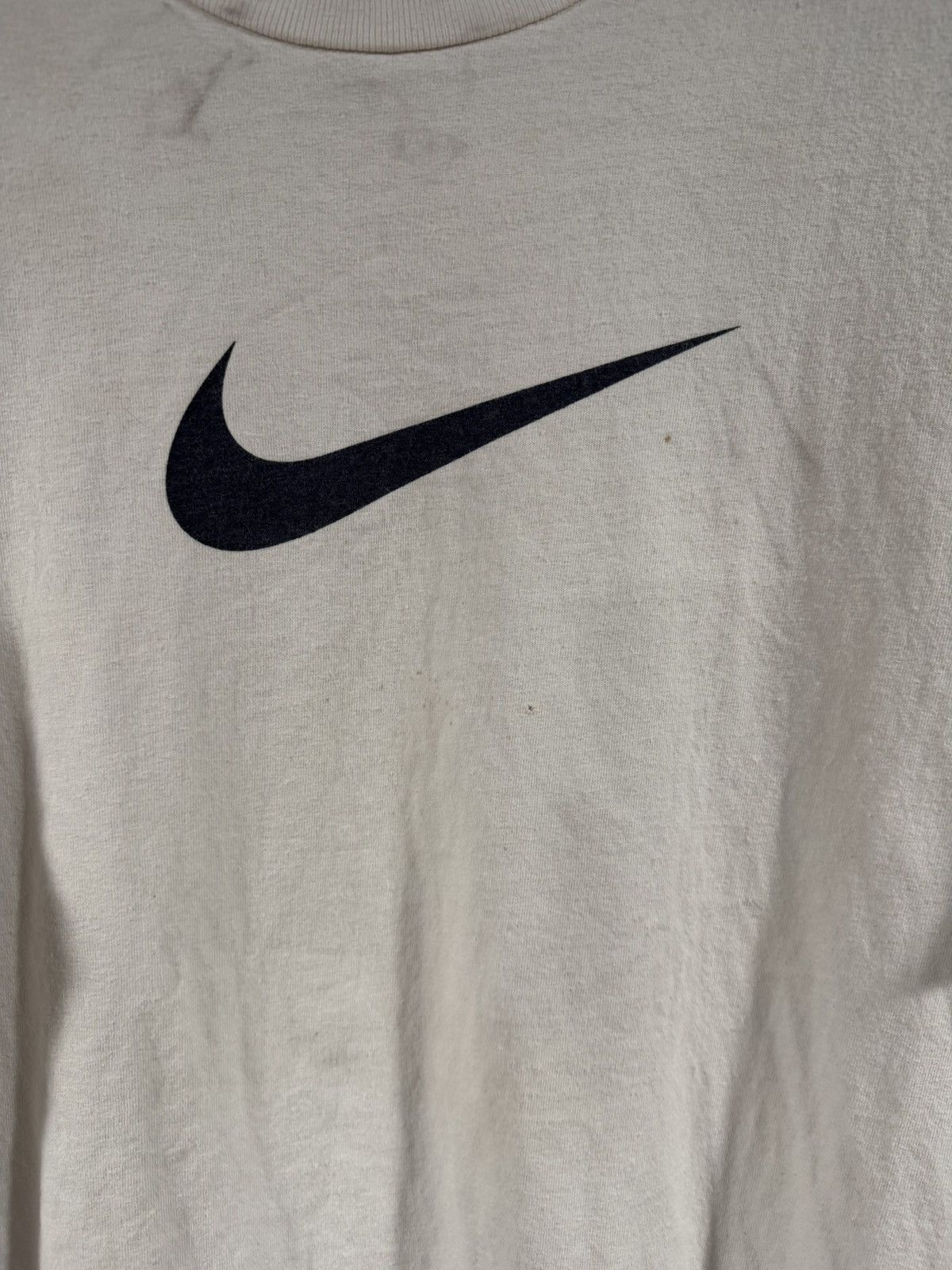 Vintage 2000s Vintage Nike Logo Grunge Tee M Size US M / EU 48-50 / 2 - 3 Thumbnail