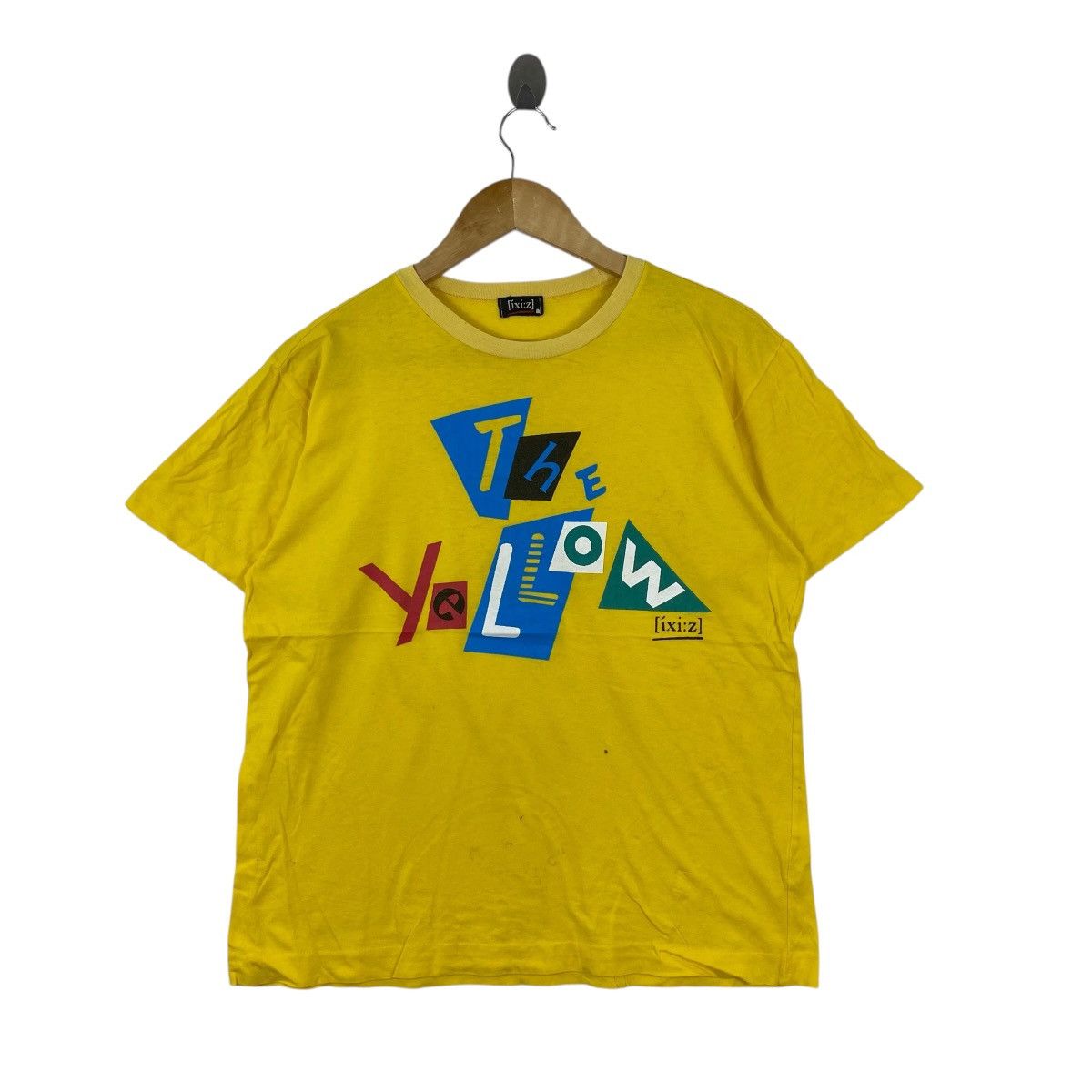 Vintage Vintage íxi:z Japan 90s Streetwear Yellow Graphic Tee Sz M Size US M / EU 48-50 / 2 - 1 Thumbnail