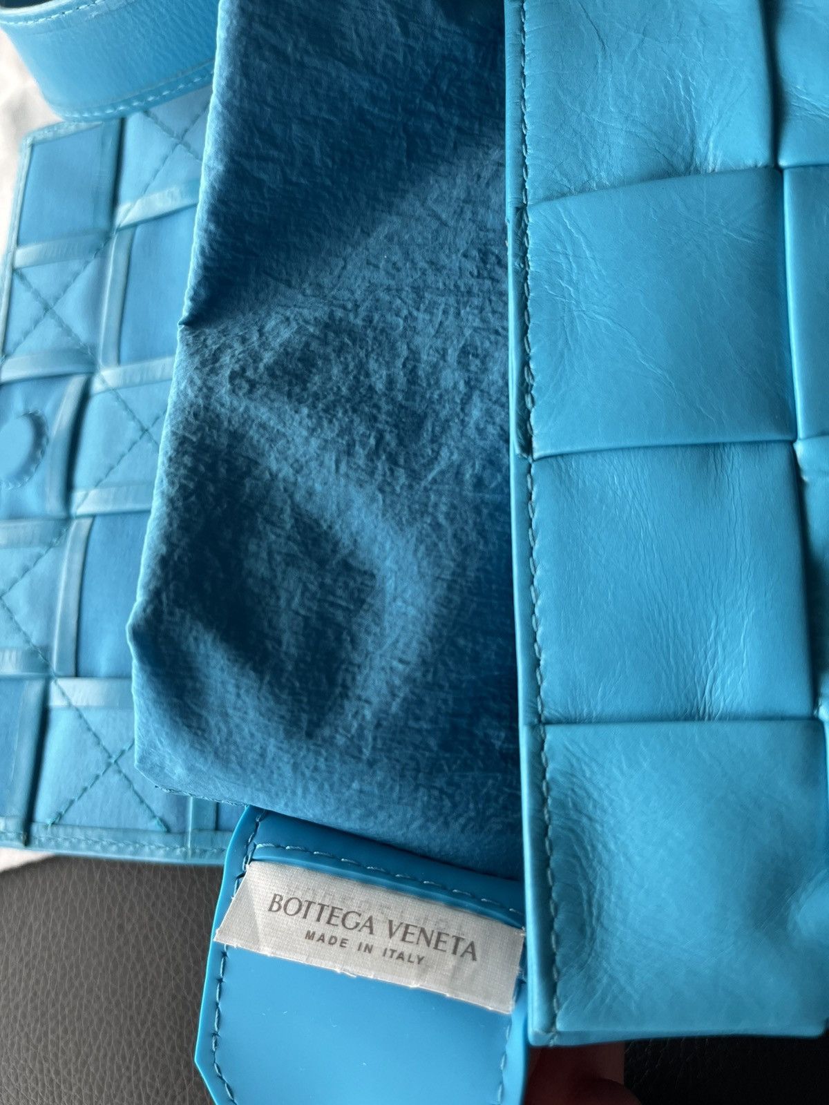 Bottega Veneta $3k value Super Runway Brand New Cassette Bag Waxed Leather Size ONE SIZE - 6 Thumbnail