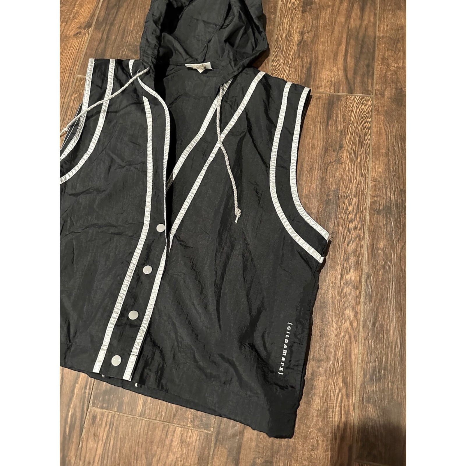Vintage VINTAGE Gilda Marx Vest Women L Black Nylon Windbreaker USA USA Pattern Solid Sleeveless Button Drawstring Size L / US 10 / IT 46 - 2 Thumbnail