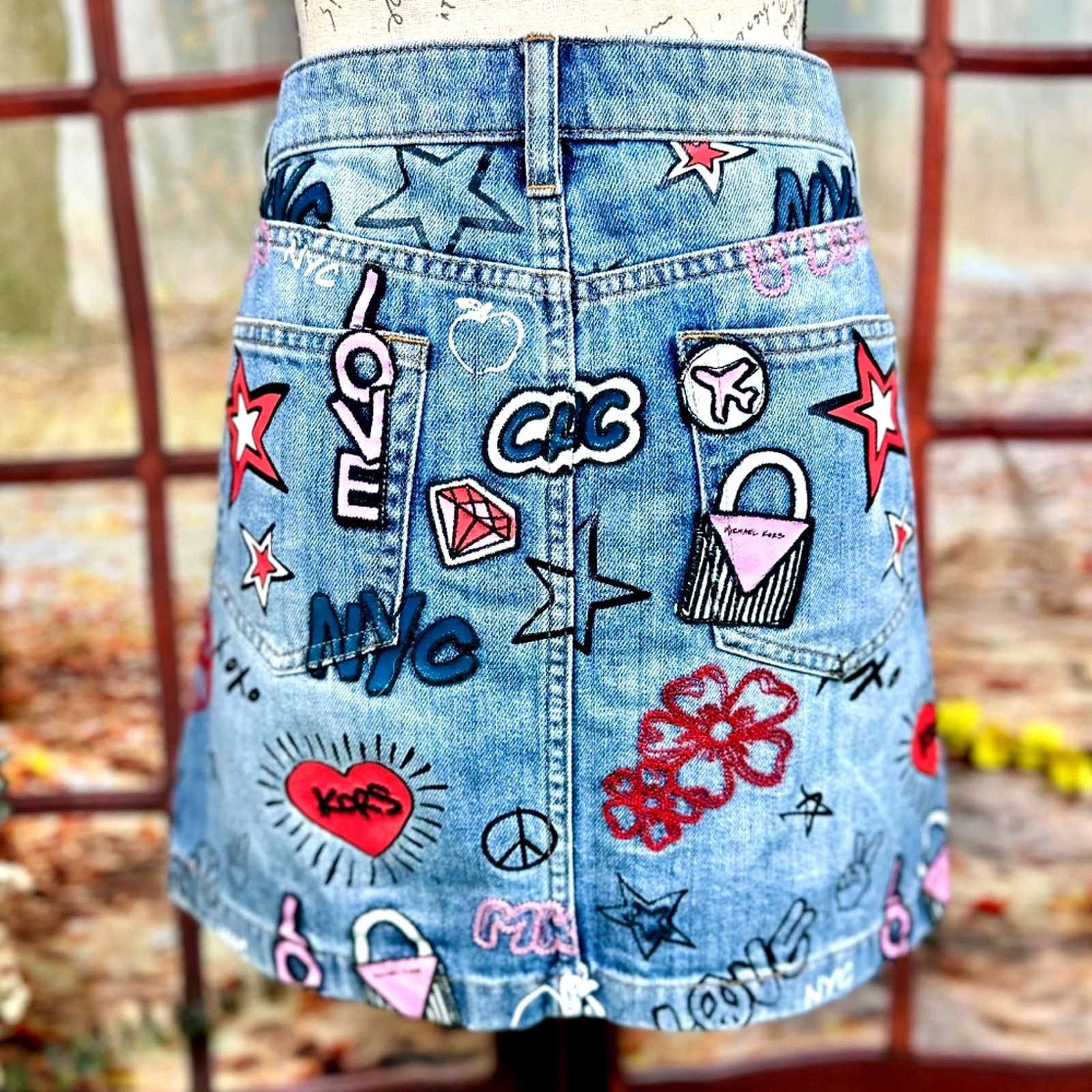 Michael Kors Michael Kors NYC Pop Art Denim Skirt Light blue wash size 8 Size 29" - 11 Thumbnail
