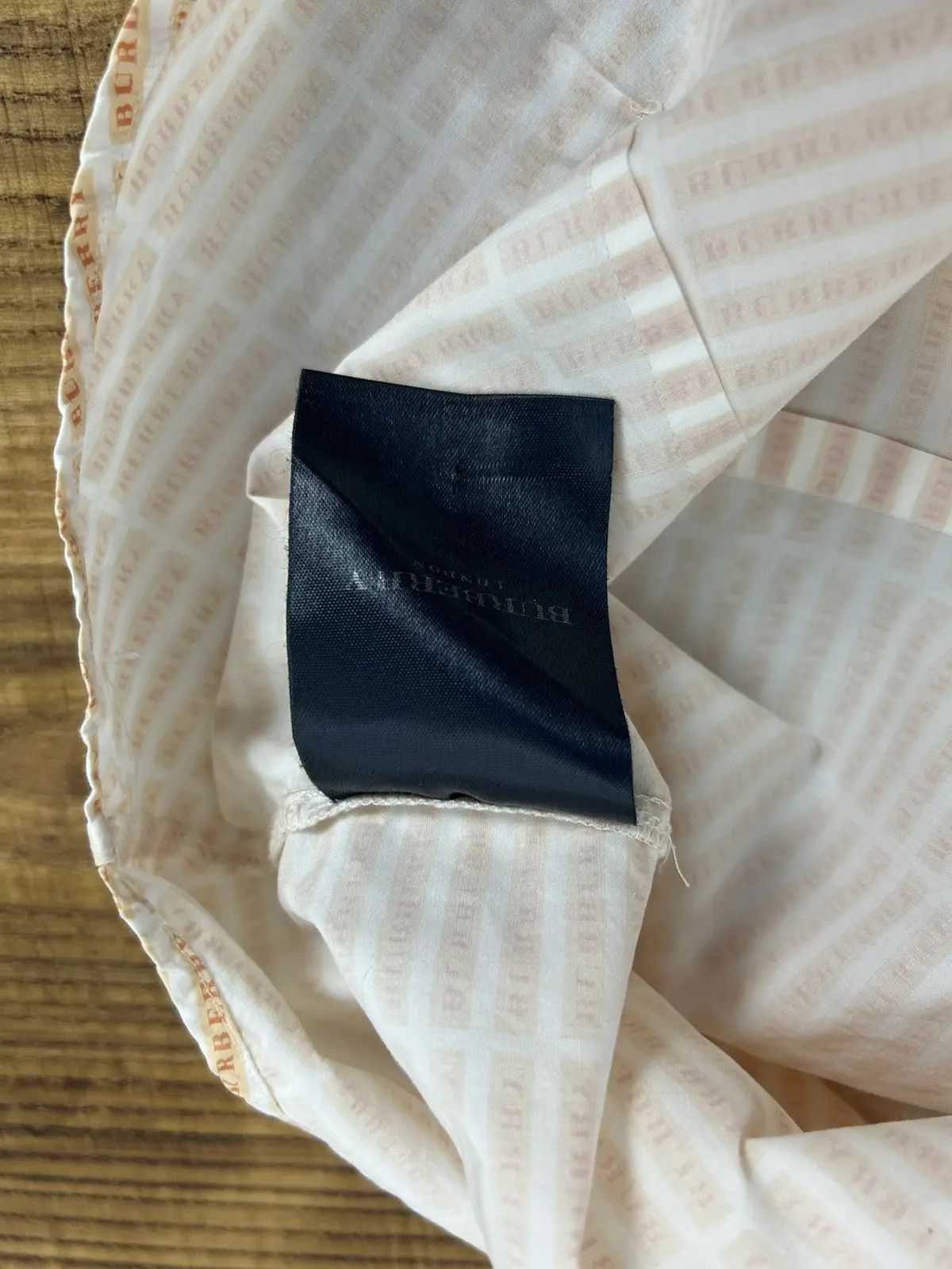 Burberry Vintage Burberry Allover Box Logo Inscription Long Sleeve Size L / US 10 / IT 46 - 9 Thumbnail