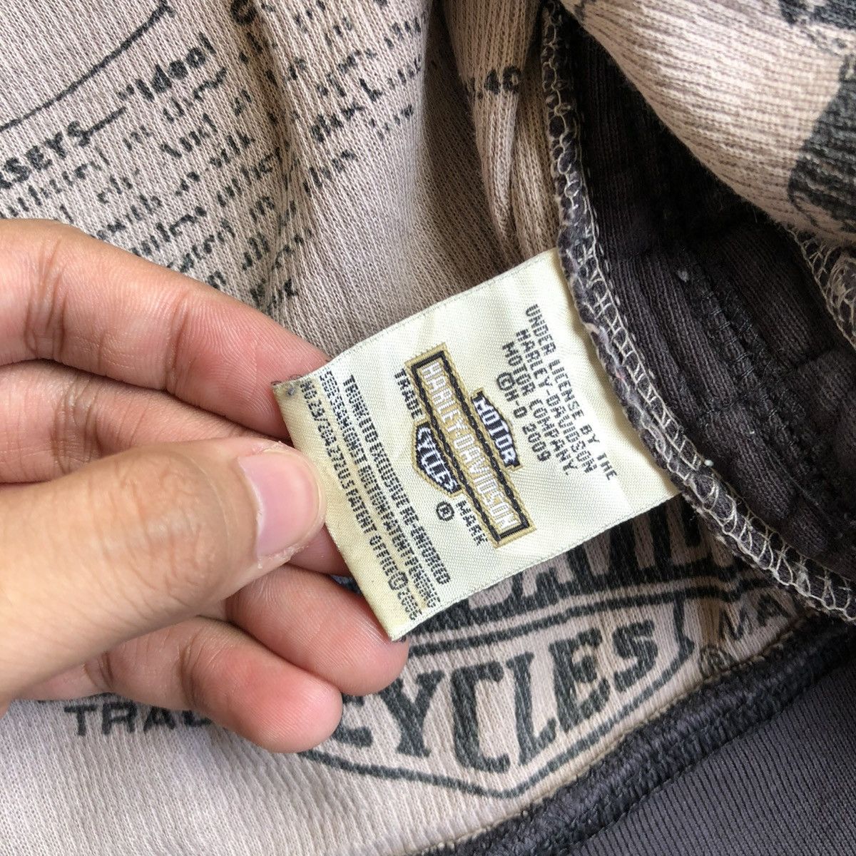 Harley Davidson Trashed🔥Vintage Harley Davidson Motorcycle Ziphoodie Size US XL / EU 56 / 4 - 18 Thumbnail