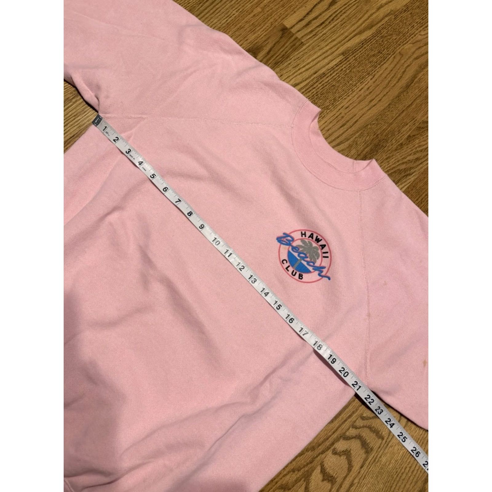 Vintage VINTAGE Hawaii Beach Club Crewneck Sweatshirt Men’s L Pink Graphic Print 80s Surf Pullover Sweatshirt Mens Size US L / EU 52-54 / 3 - 7 Thumbnail