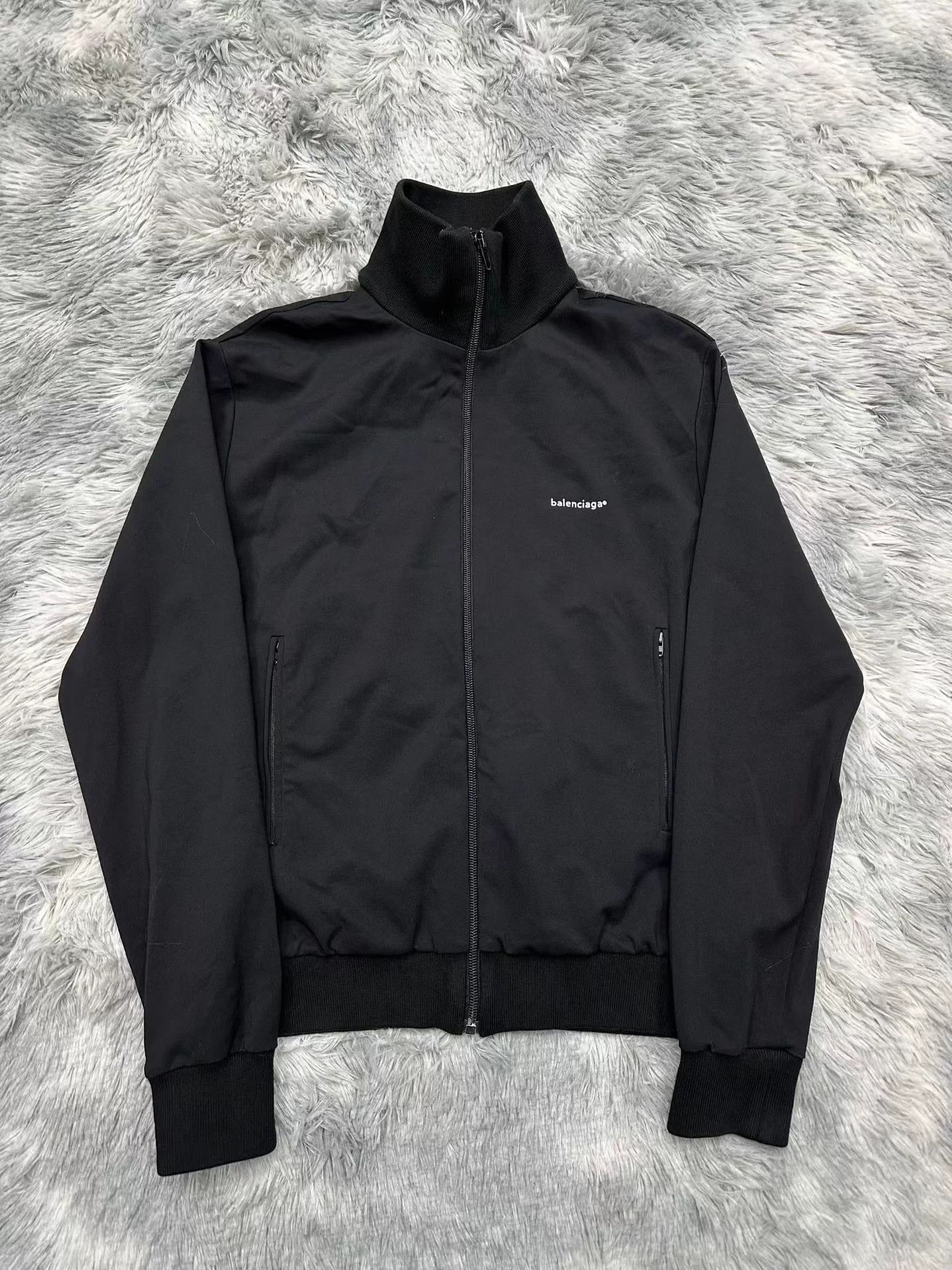 Balenciaga Balenciaga Logo Zip Jacket 40 Worn Once Size US XXS / EU 40 - 1 Thumbnail