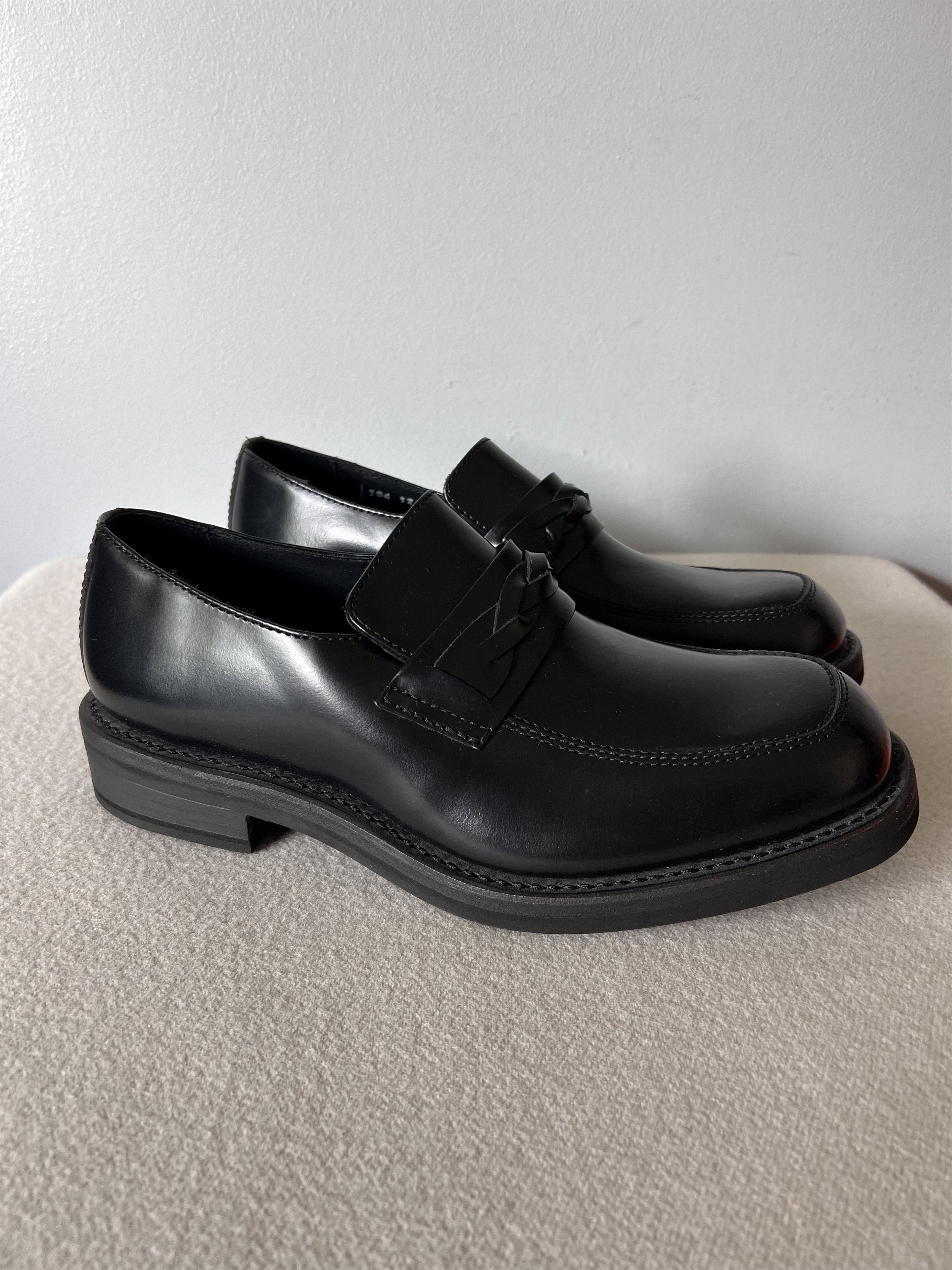 【新品】OUR LEGACY GABE WHITE CHALK スニーカー 新品】OUR LEGACY GABE WHITE CHALK スニーカー
