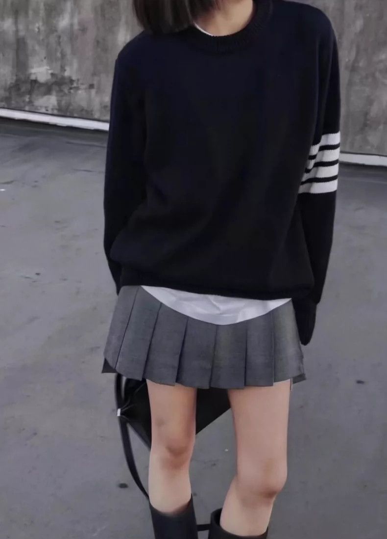 Thom Browne Thom browne Classic four-bar pullover sweater 2503-Nextarro Size US M / EU 48-50 / 2 - 9 Thumbnail