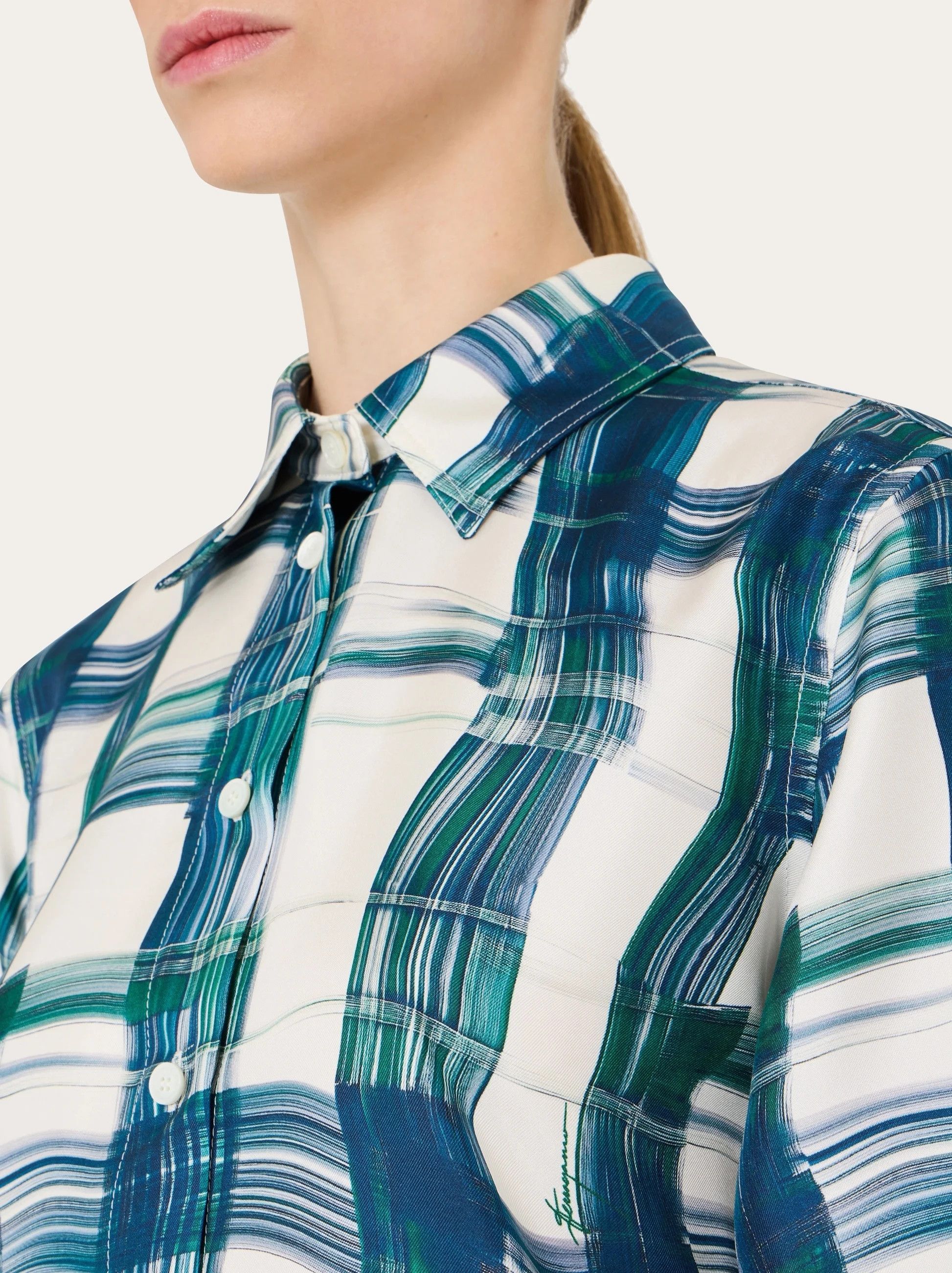 Salvatore Ferragamo o1s1rm0426 Tartan Shirt in Blue/White Size M / US 6-8 / IT 42-44 - 4 Thumbnail